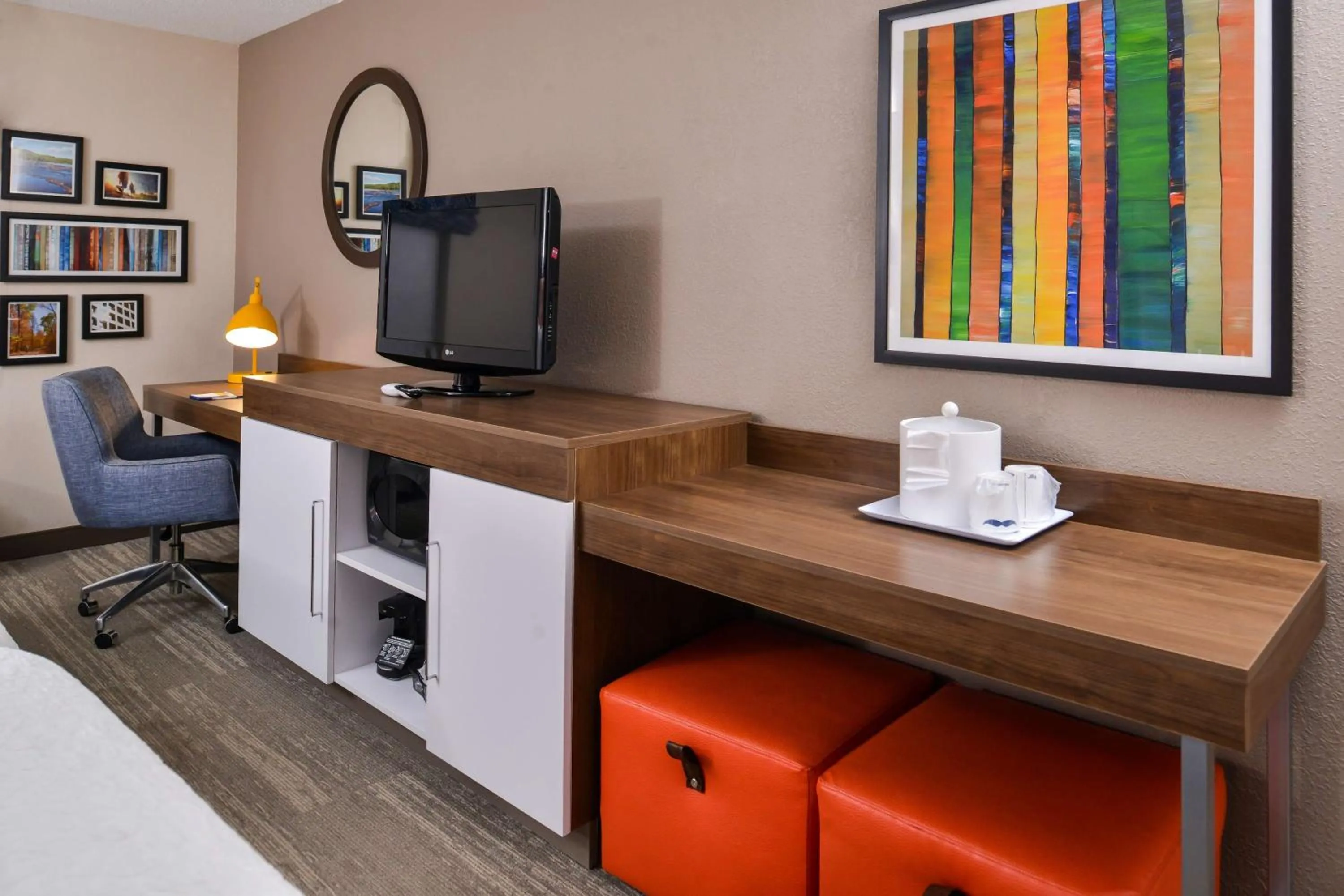 Bedroom in Hampton Inn Emporia