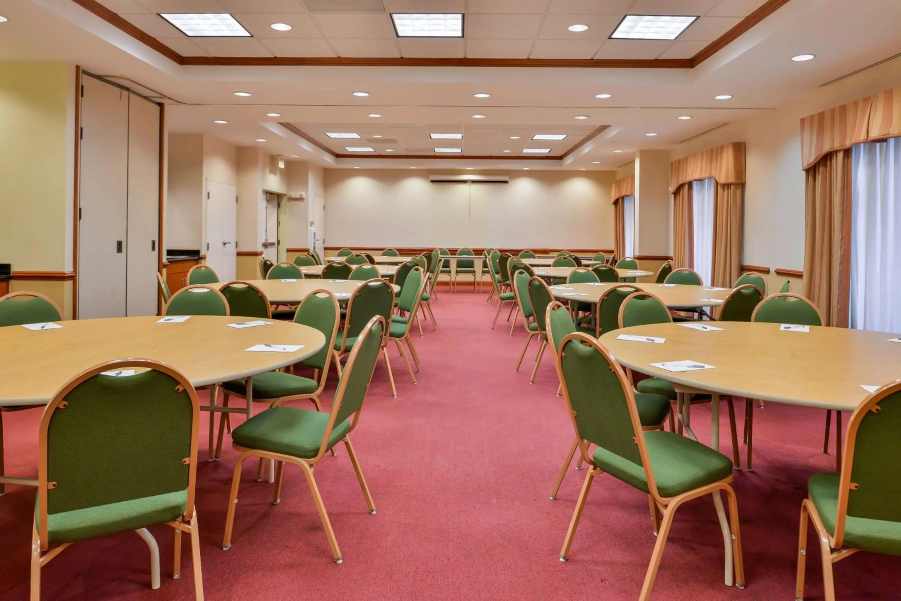 Meeting/conference room in Hampton Inn Emporia