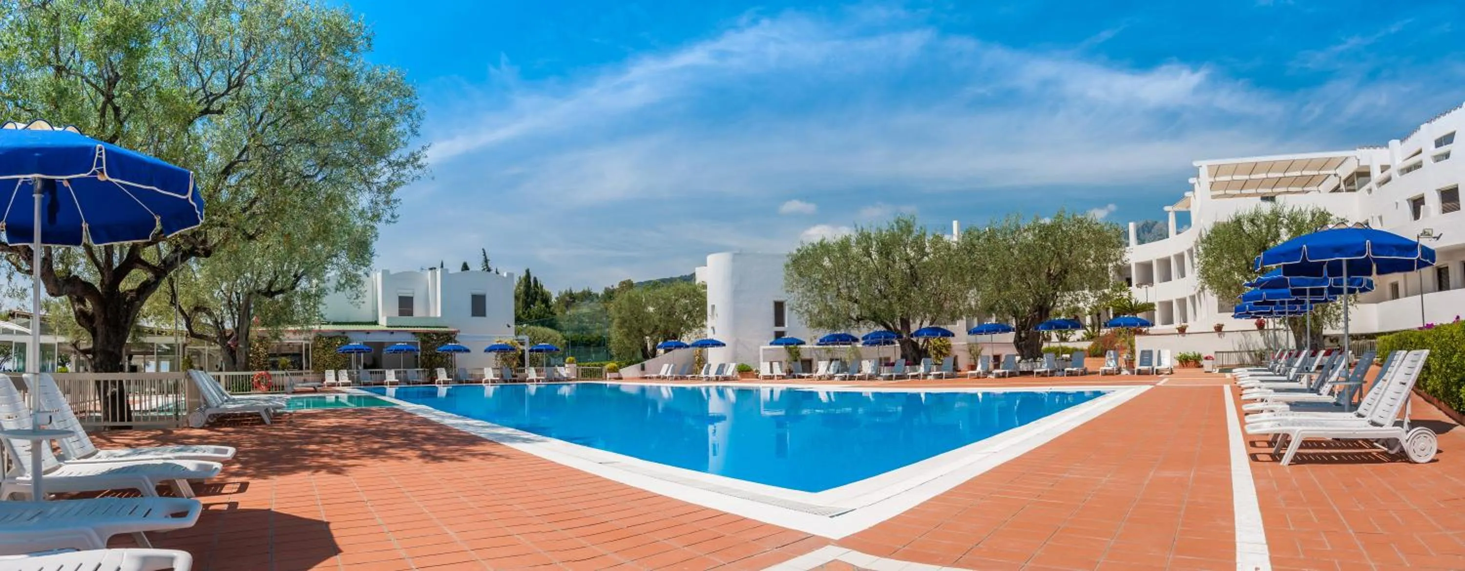 Pool view in Hotel Torre Oliva