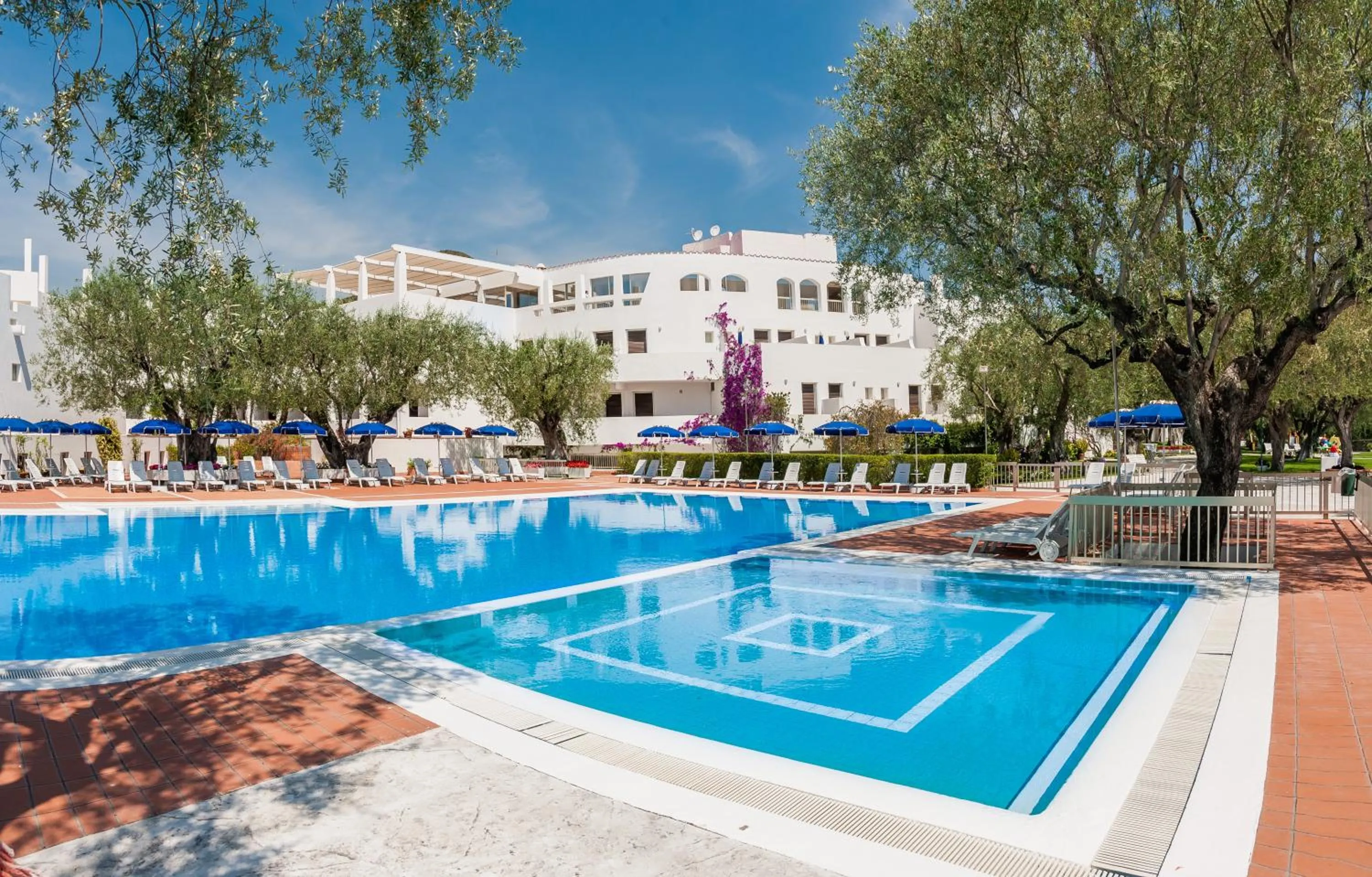 Pool view in Hotel Torre Oliva