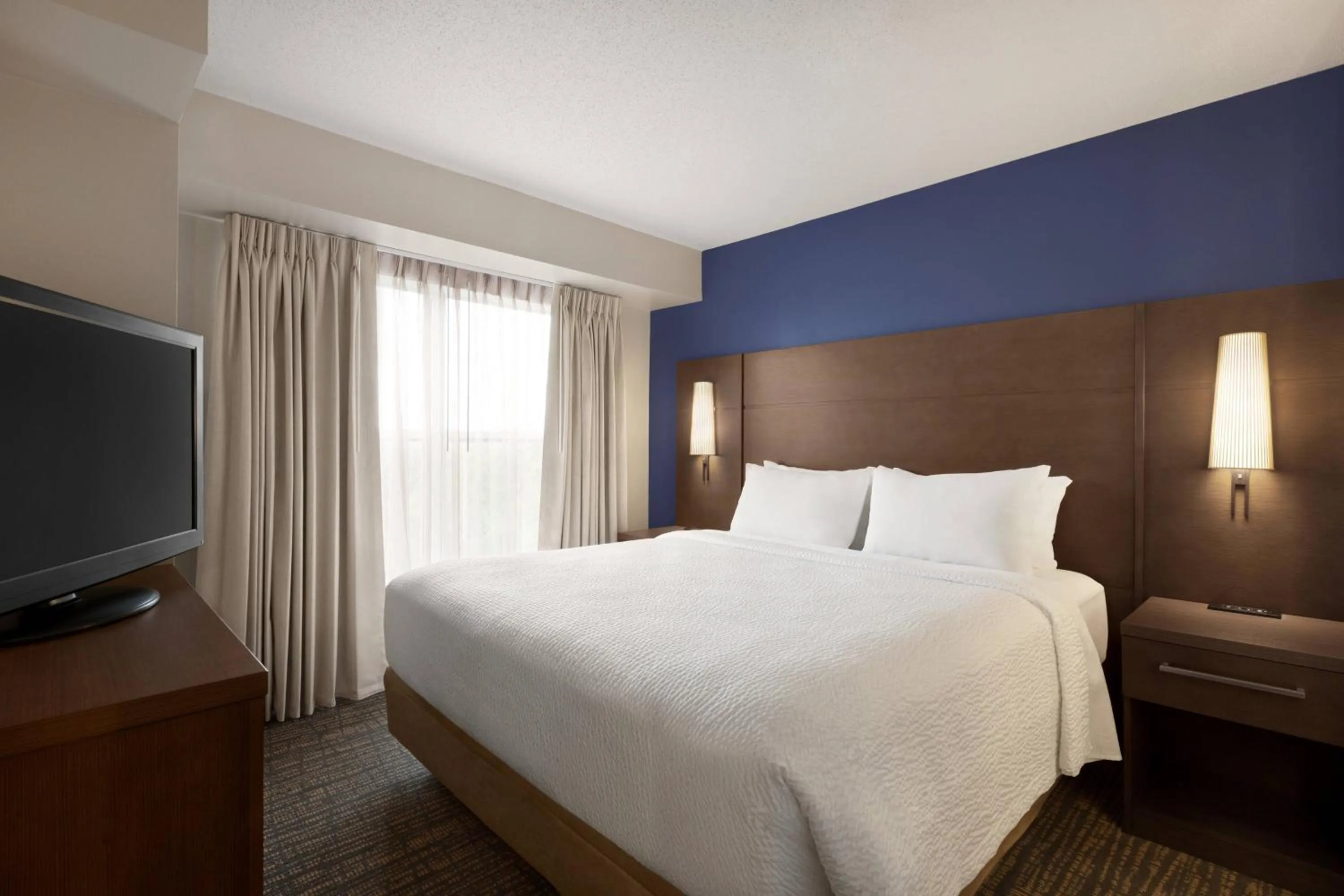 Photo of the whole room, Bed in Residence Inn by Marriott Chicago / Bloomingdale