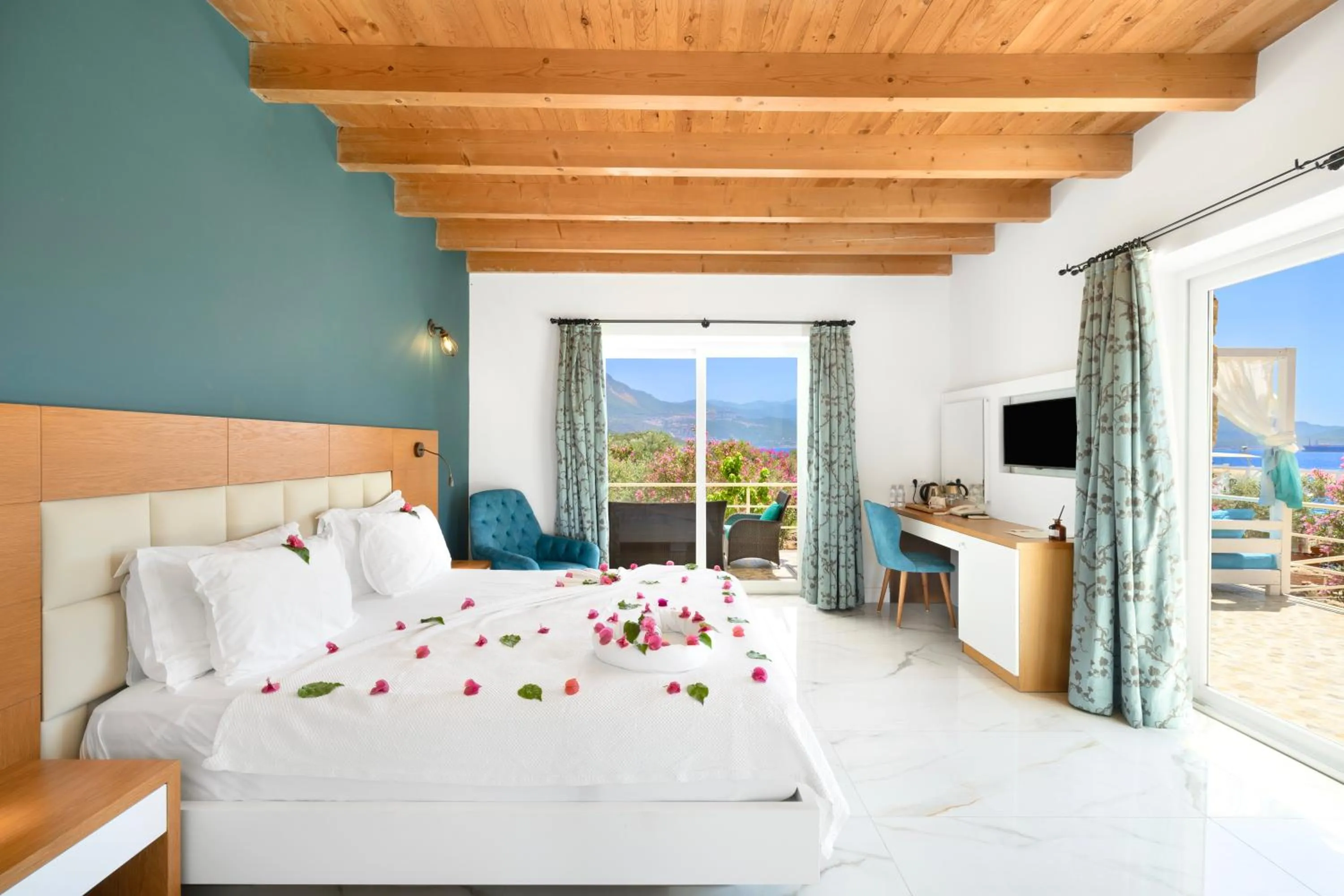 Bed in Blanca Beach Hotel