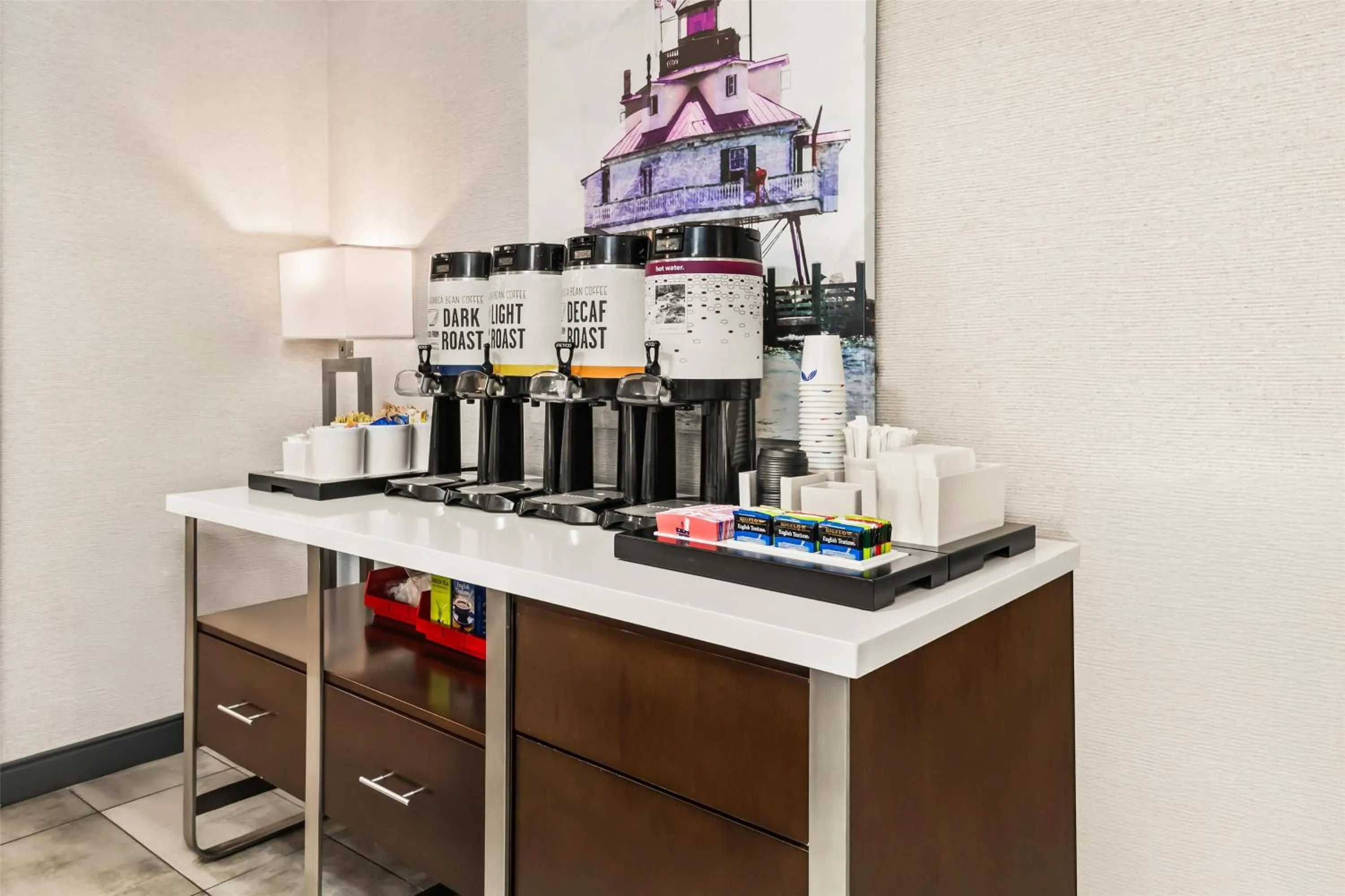 Dining area in Hampton Inn Elkton