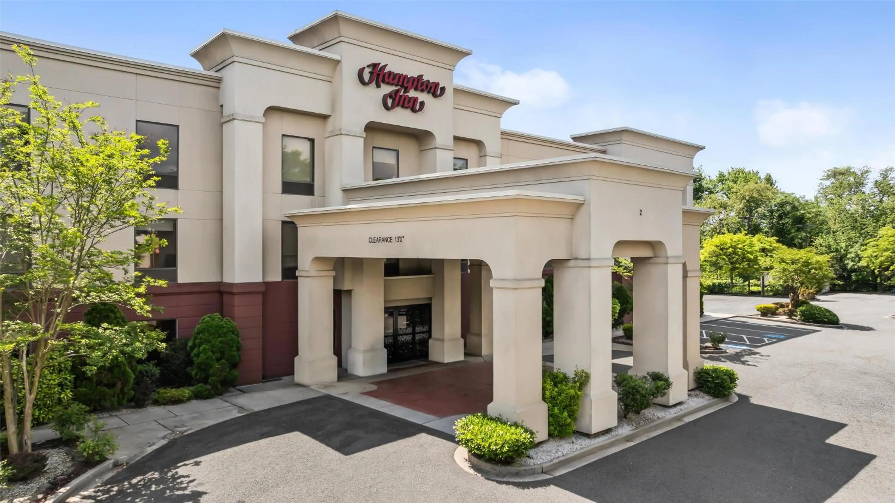 Property building in Hampton Inn Elkton