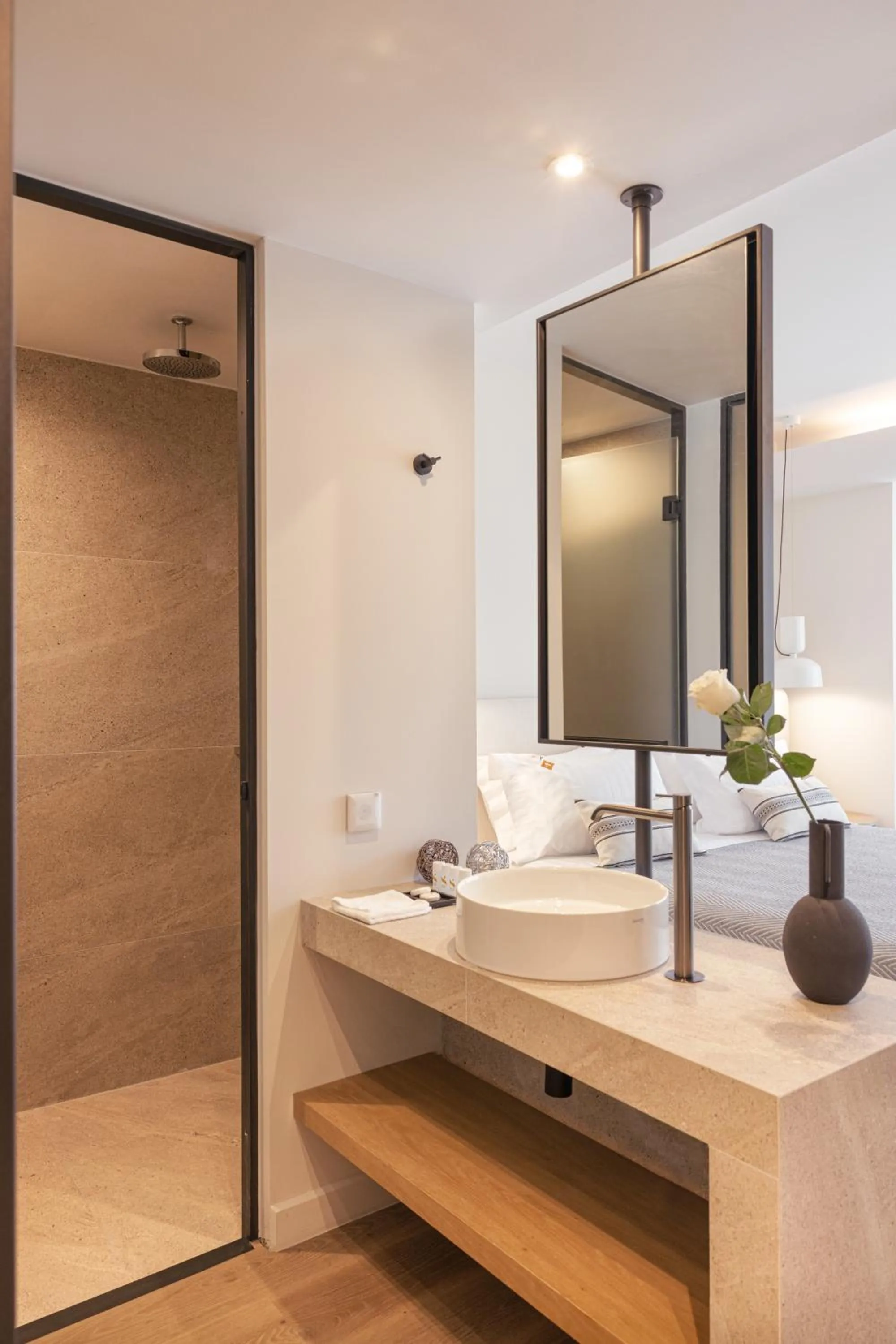 Shower in Erato by Samian Mare