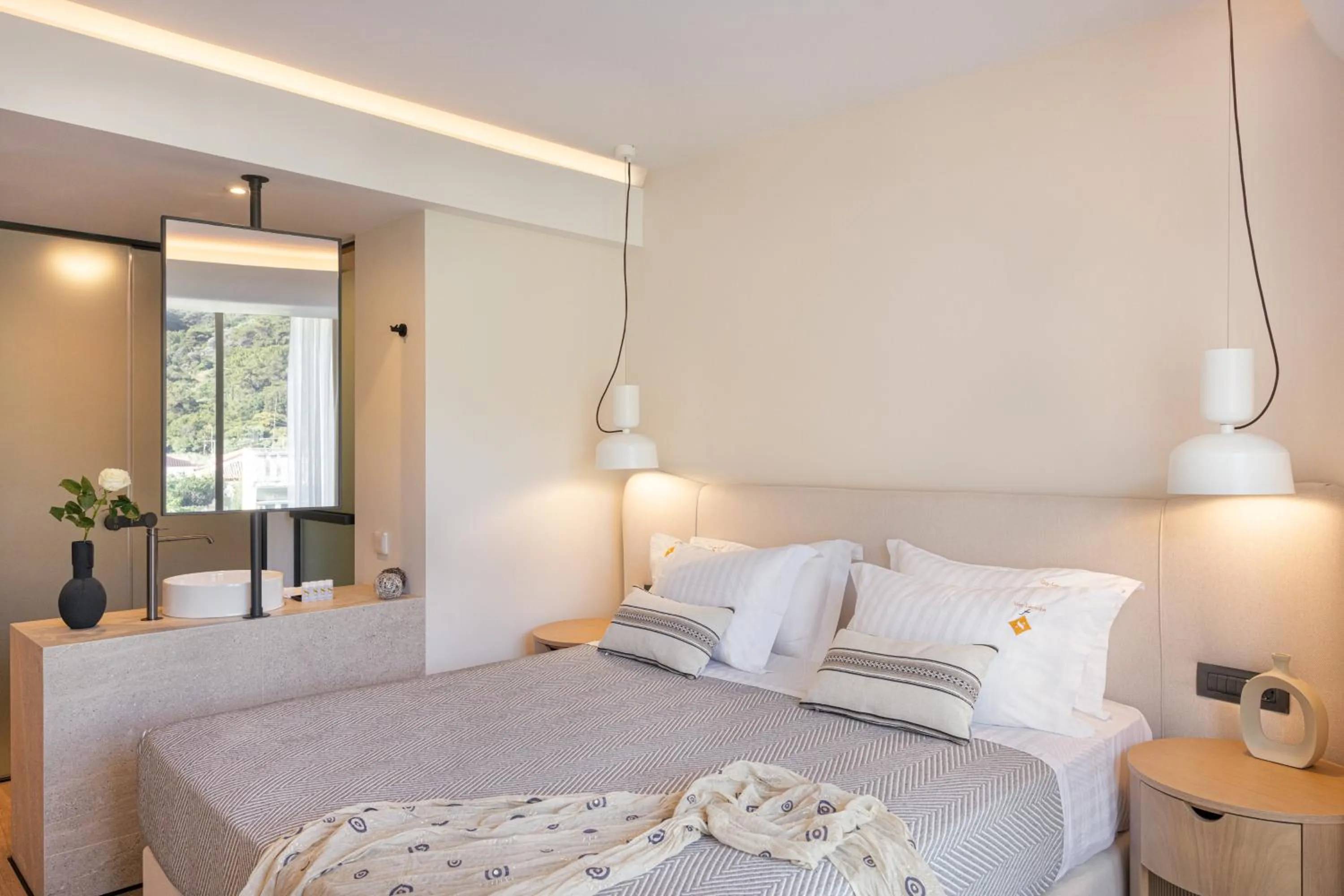 Bed in Erato by Samian Mare