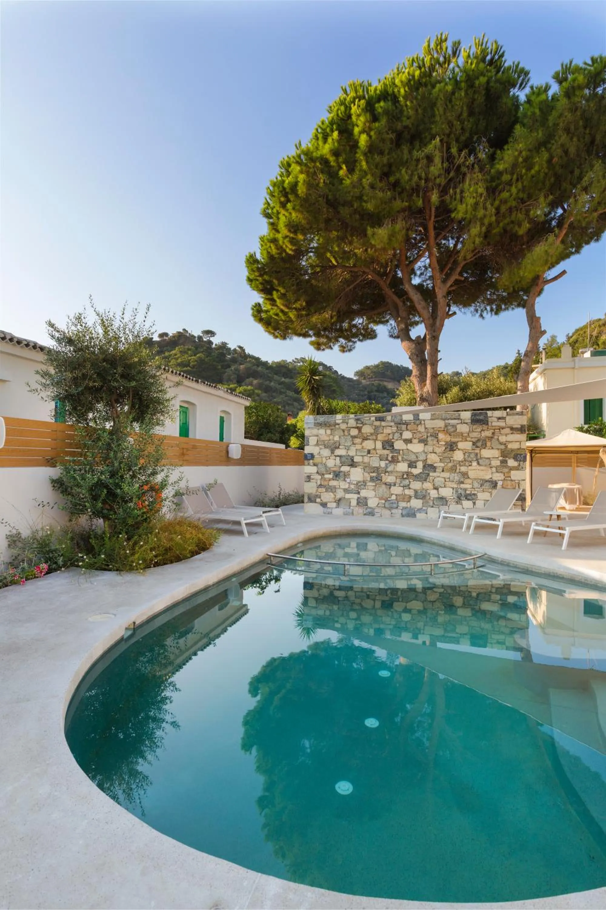 Swimming pool in Erato by Samian Mare