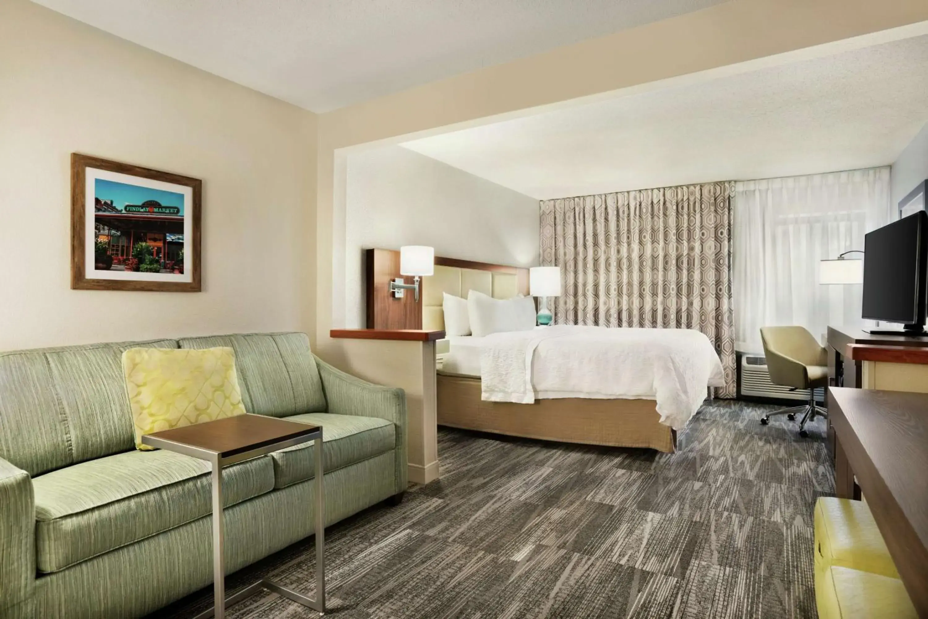 Bed in Hampton Inn Findlay Bed in Hampton Inn Findlay