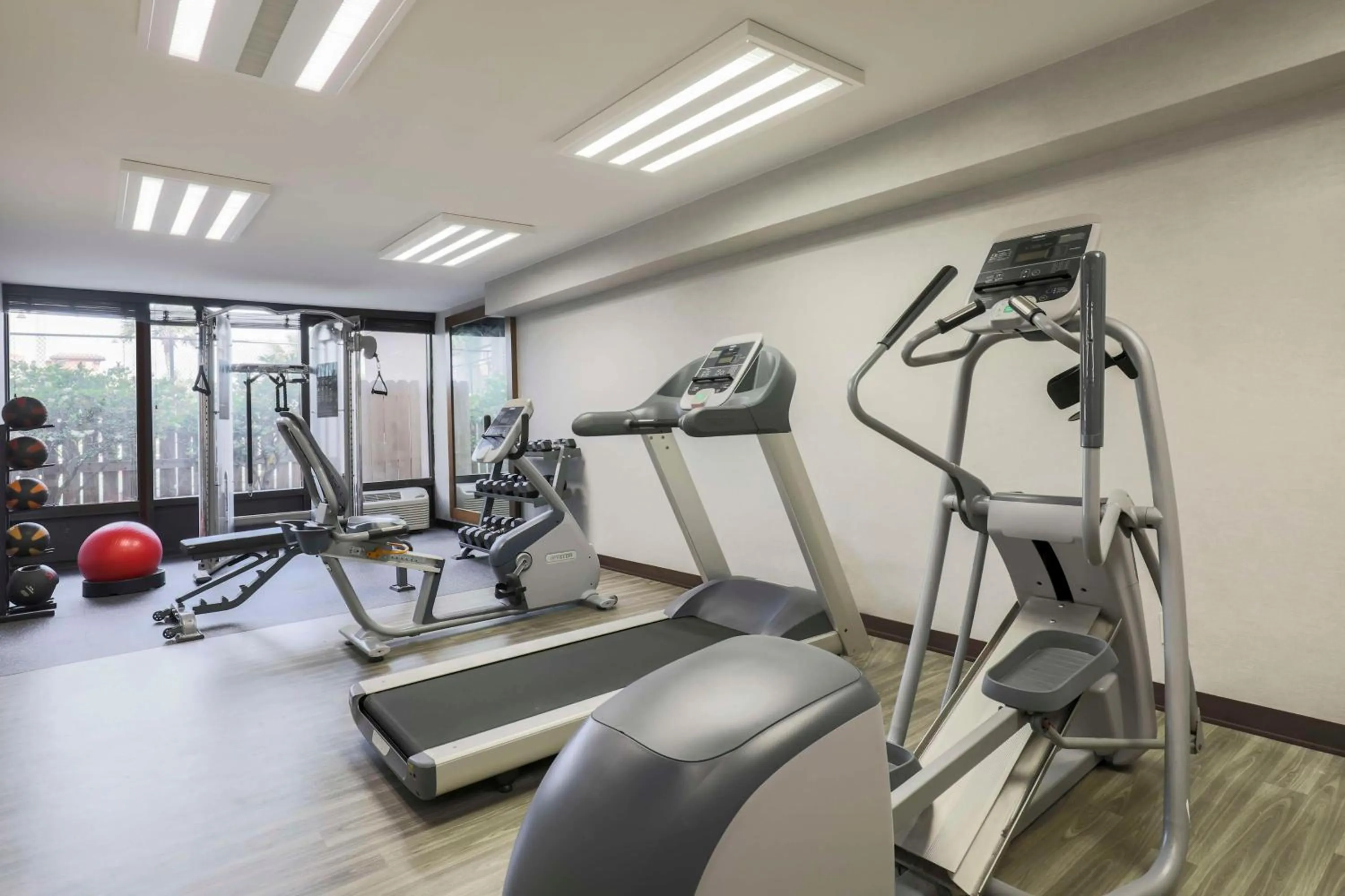 Fitness centre/facilities in Hampton Inn Fort Walton Beach