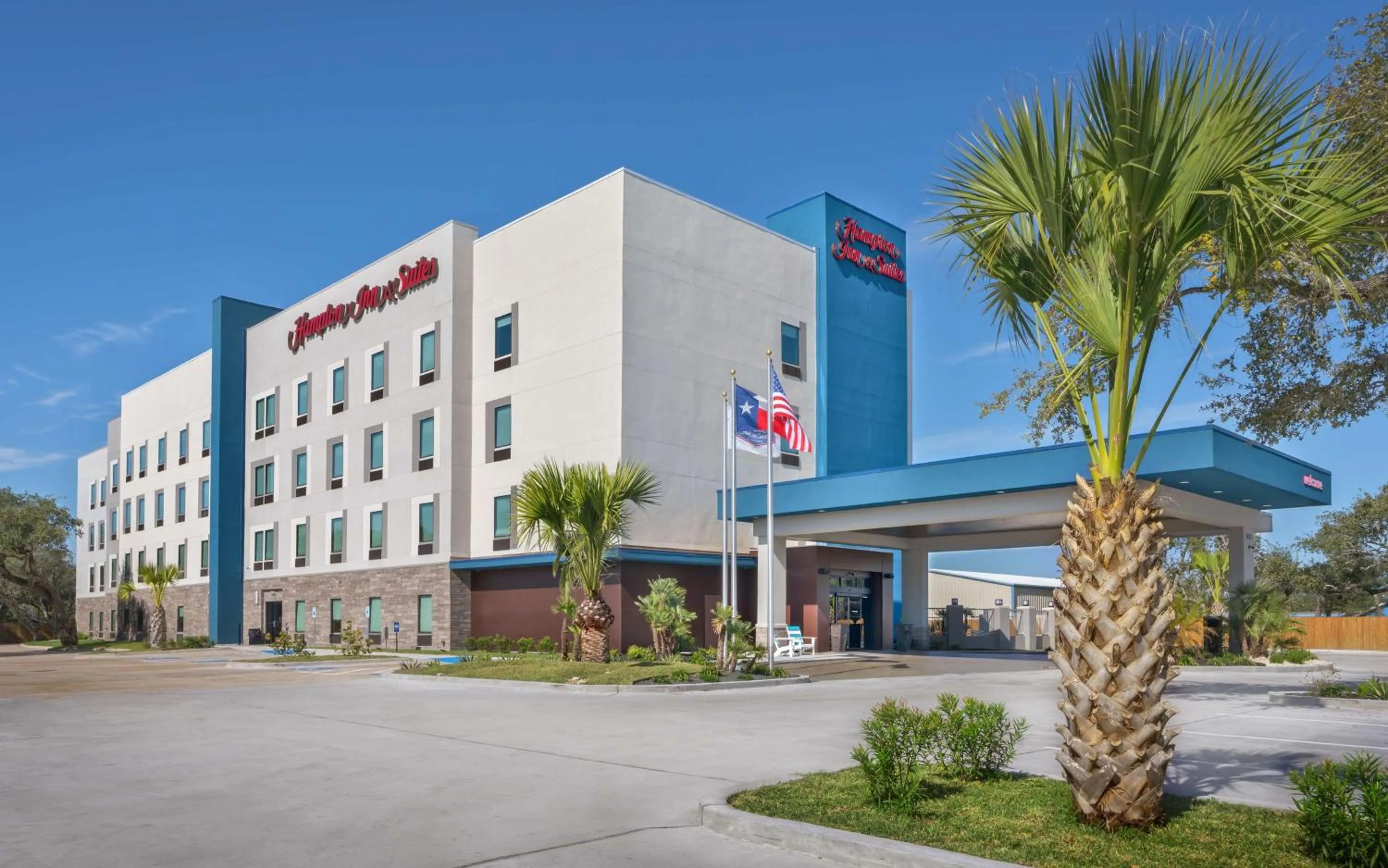 Property building in Hampton Inn & Suites Rockport-Fulton