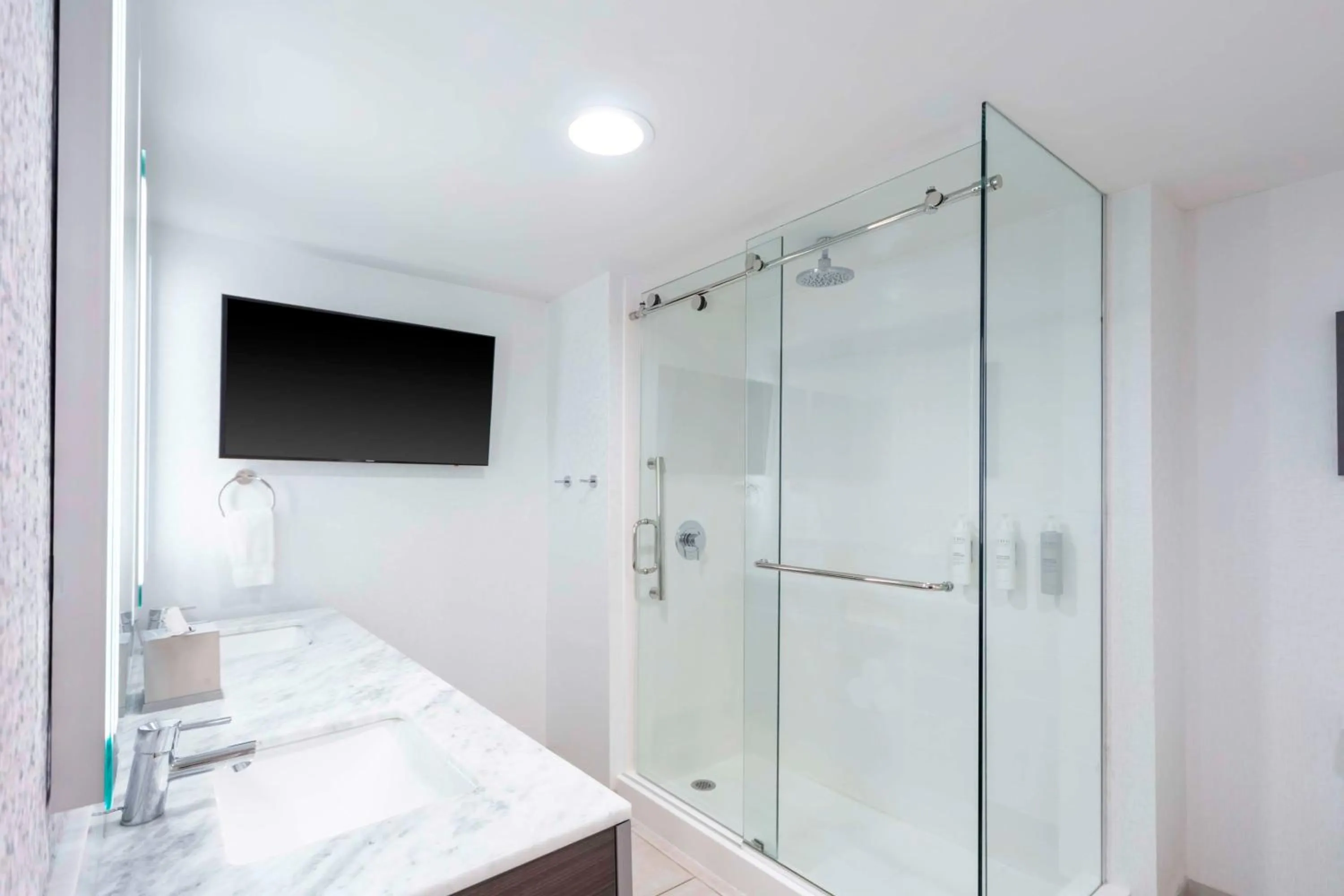 Bathroom in Hilton Garden Inn Freeport Downtown