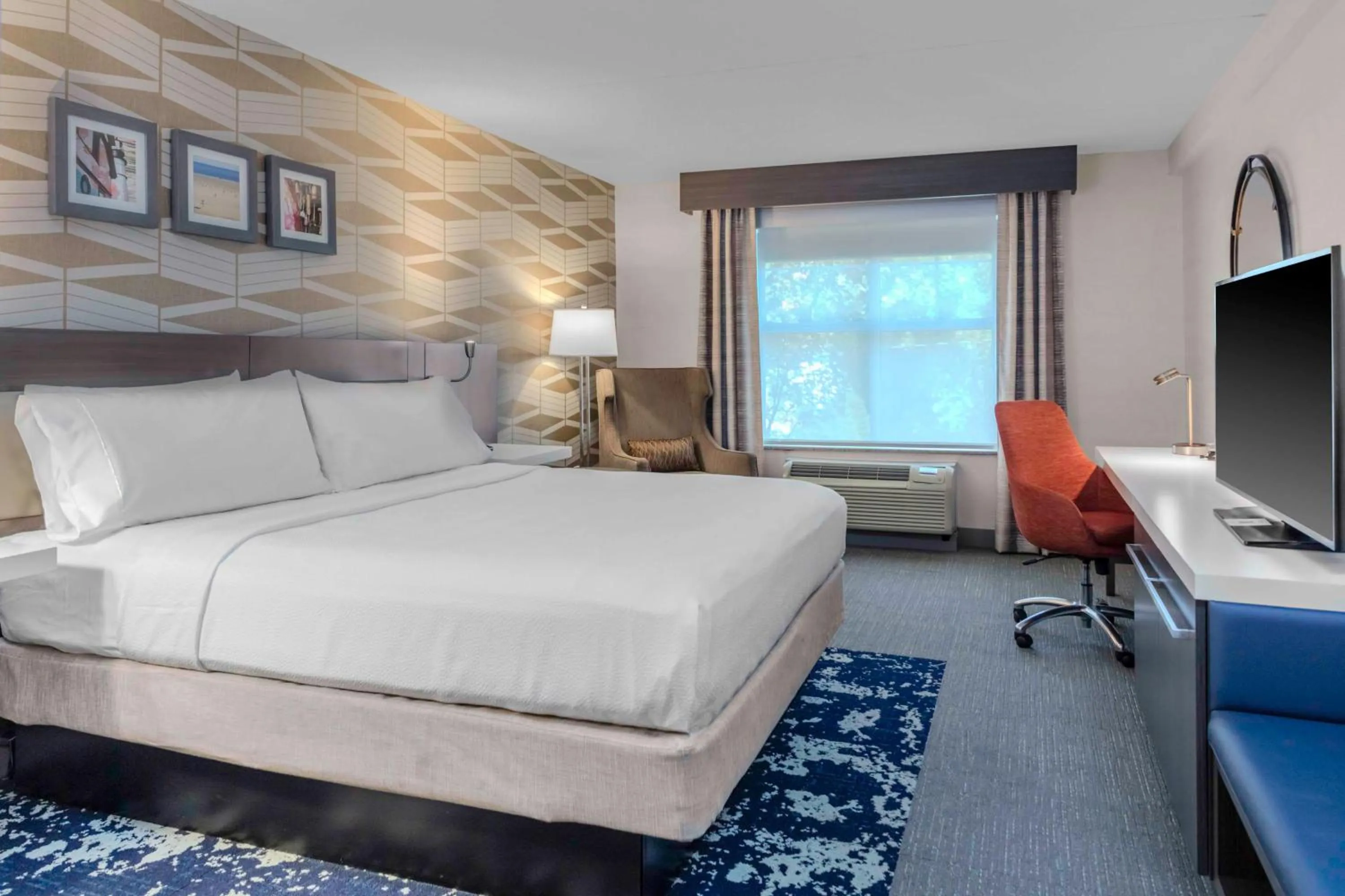 Bed in Hilton Garden Inn Freeport Downtown