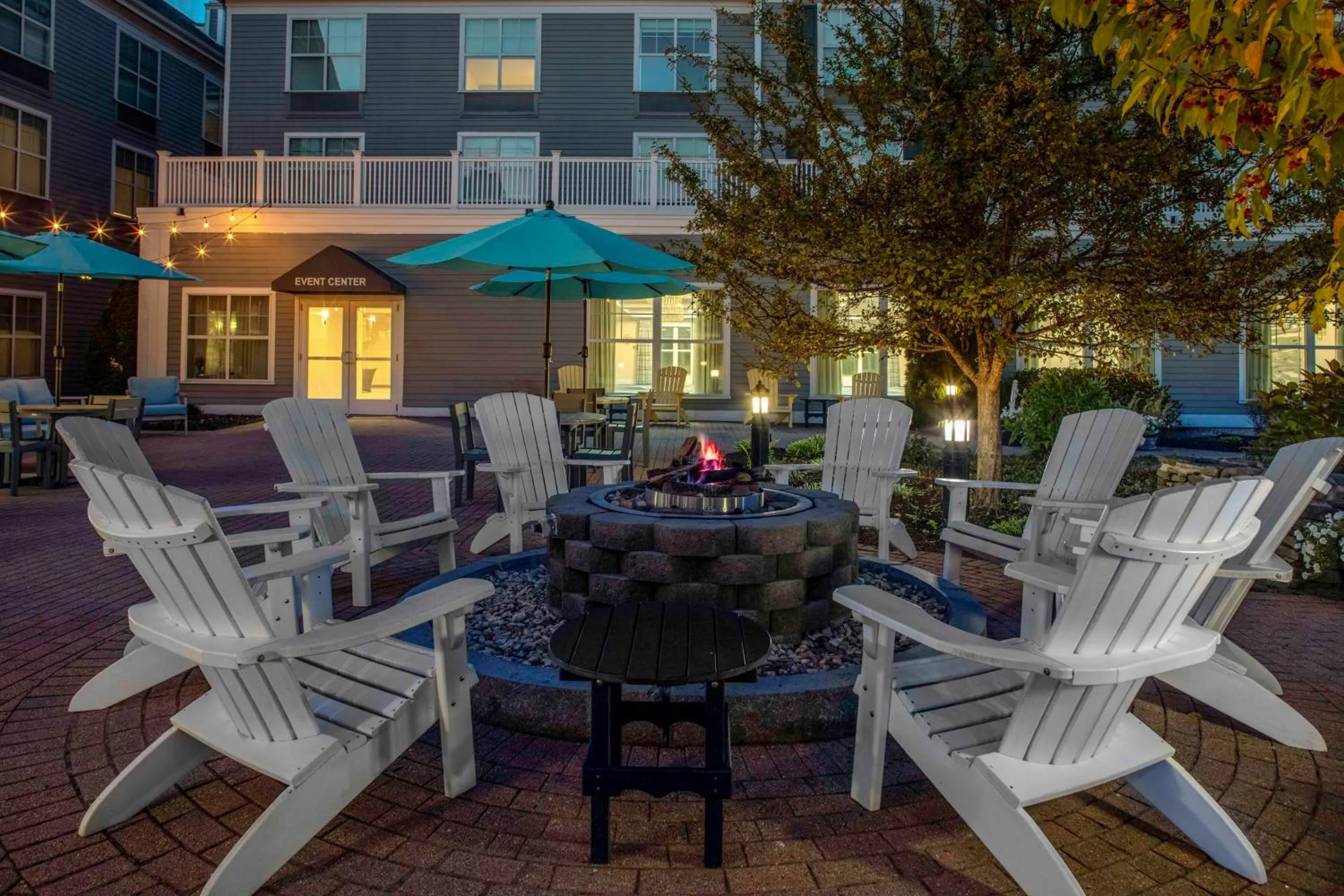 Patio in Hilton Garden Inn Freeport Downtown