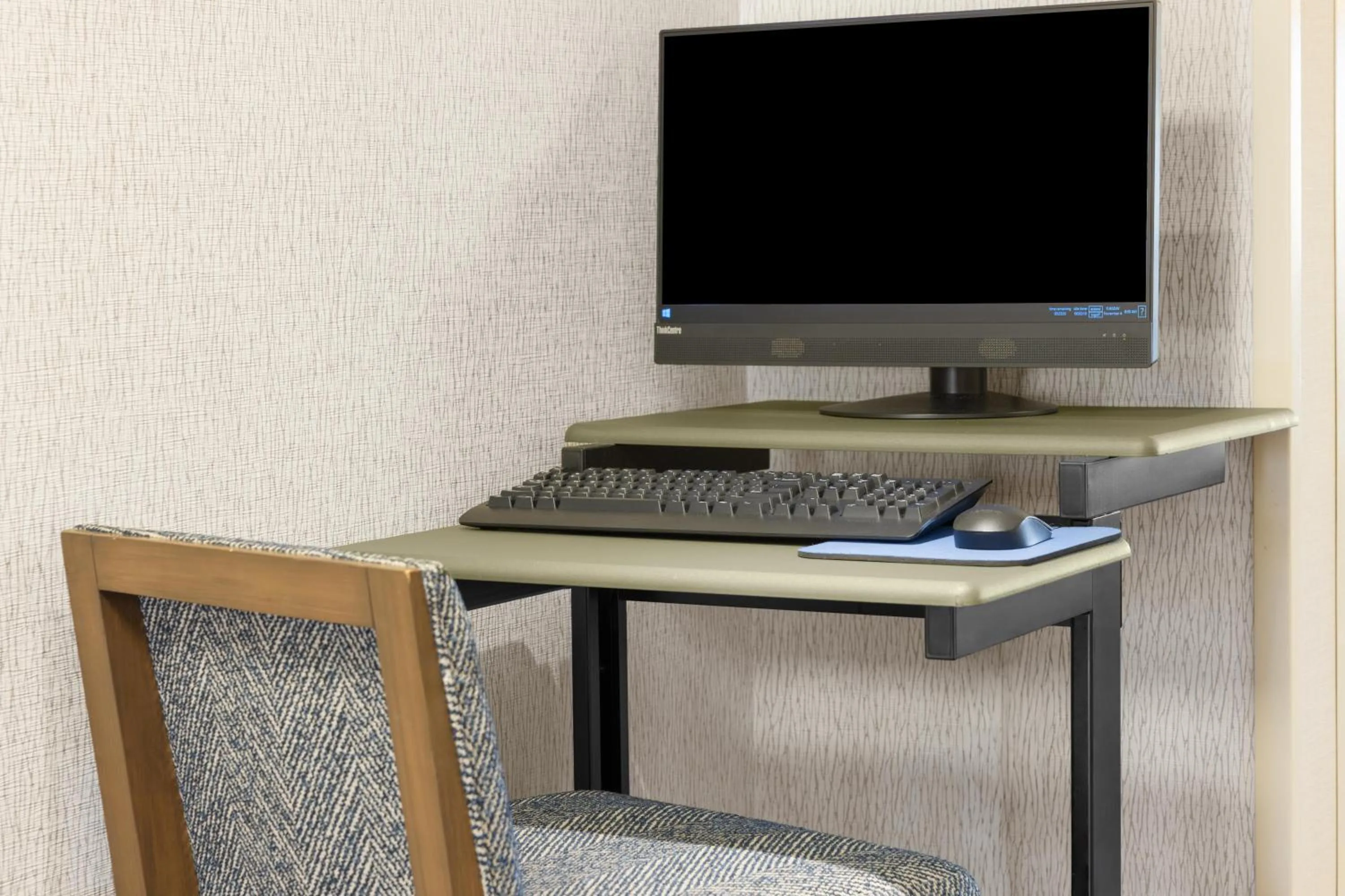 Business facilities in Hampton Inn Frostburg