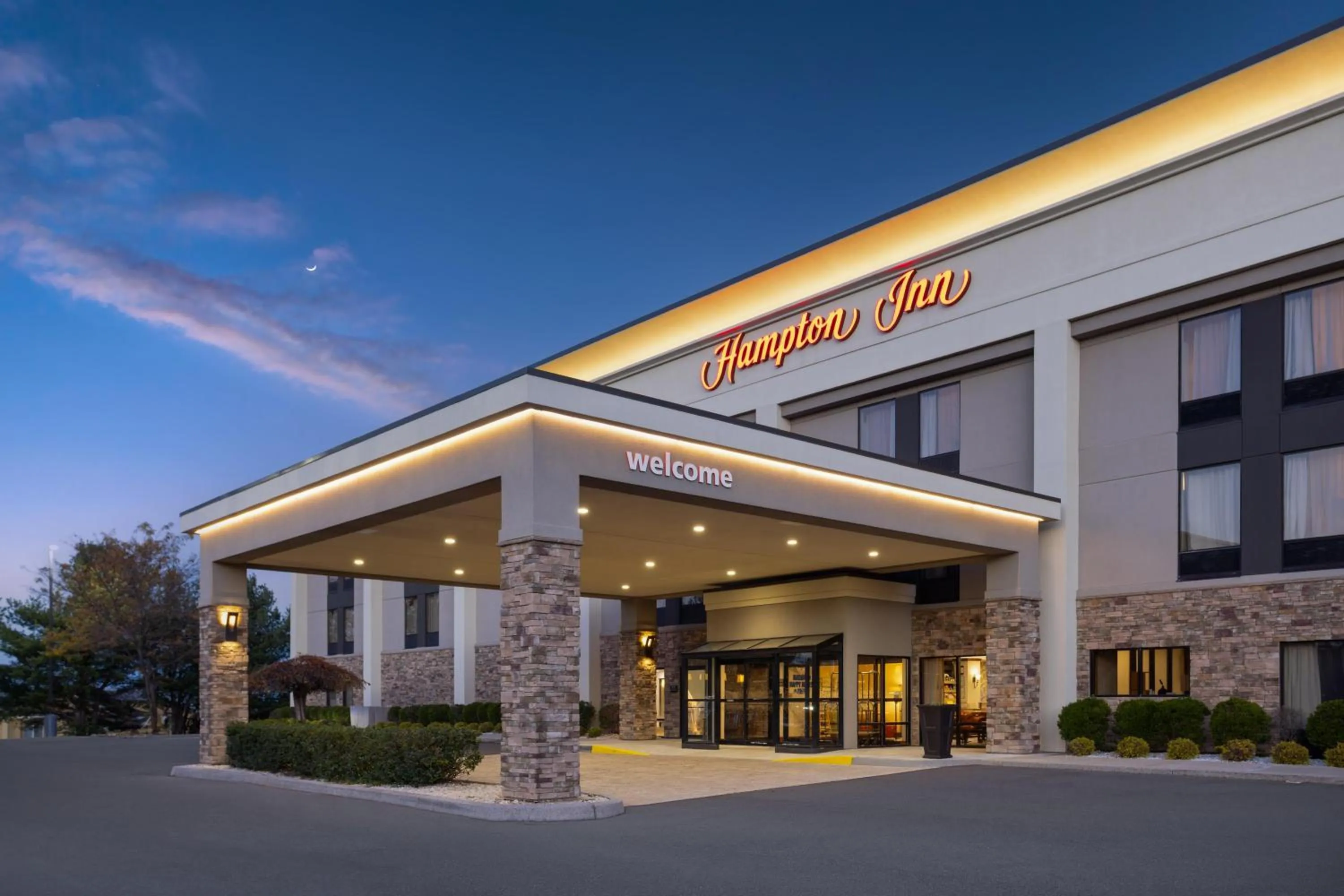 Property building in Hampton Inn Frostburg