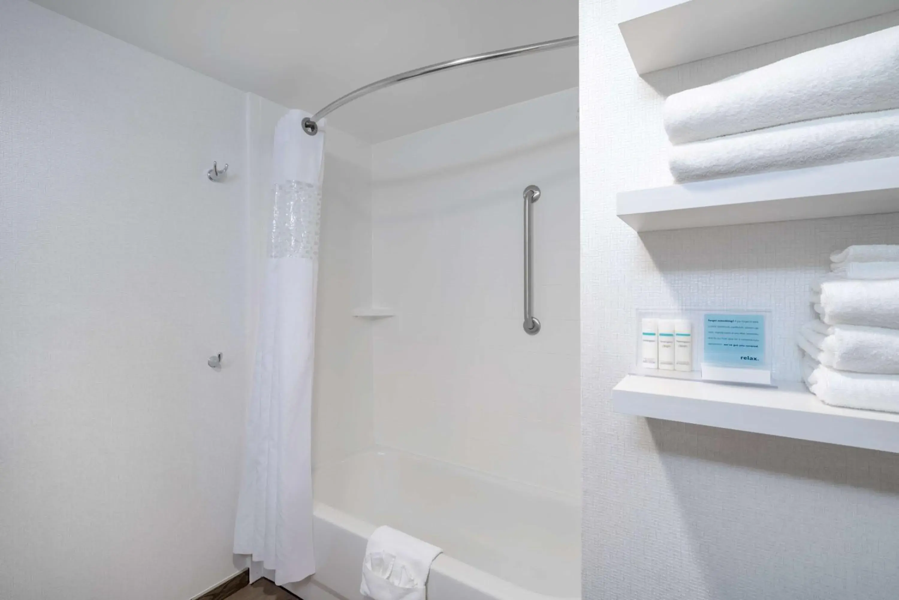 Bathroom in Hampton Inn Frostburg Bathroom in Hampton Inn Frostburg