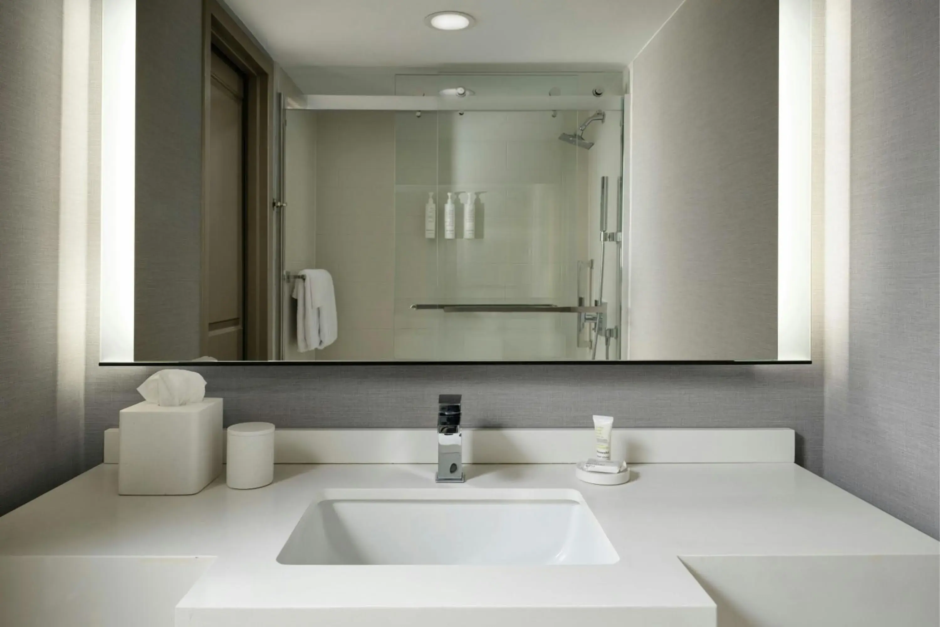 One-Bedroom King Suite in Indianapolis Marriott East One-Bedroom King Suite in Indianapolis Marriott East