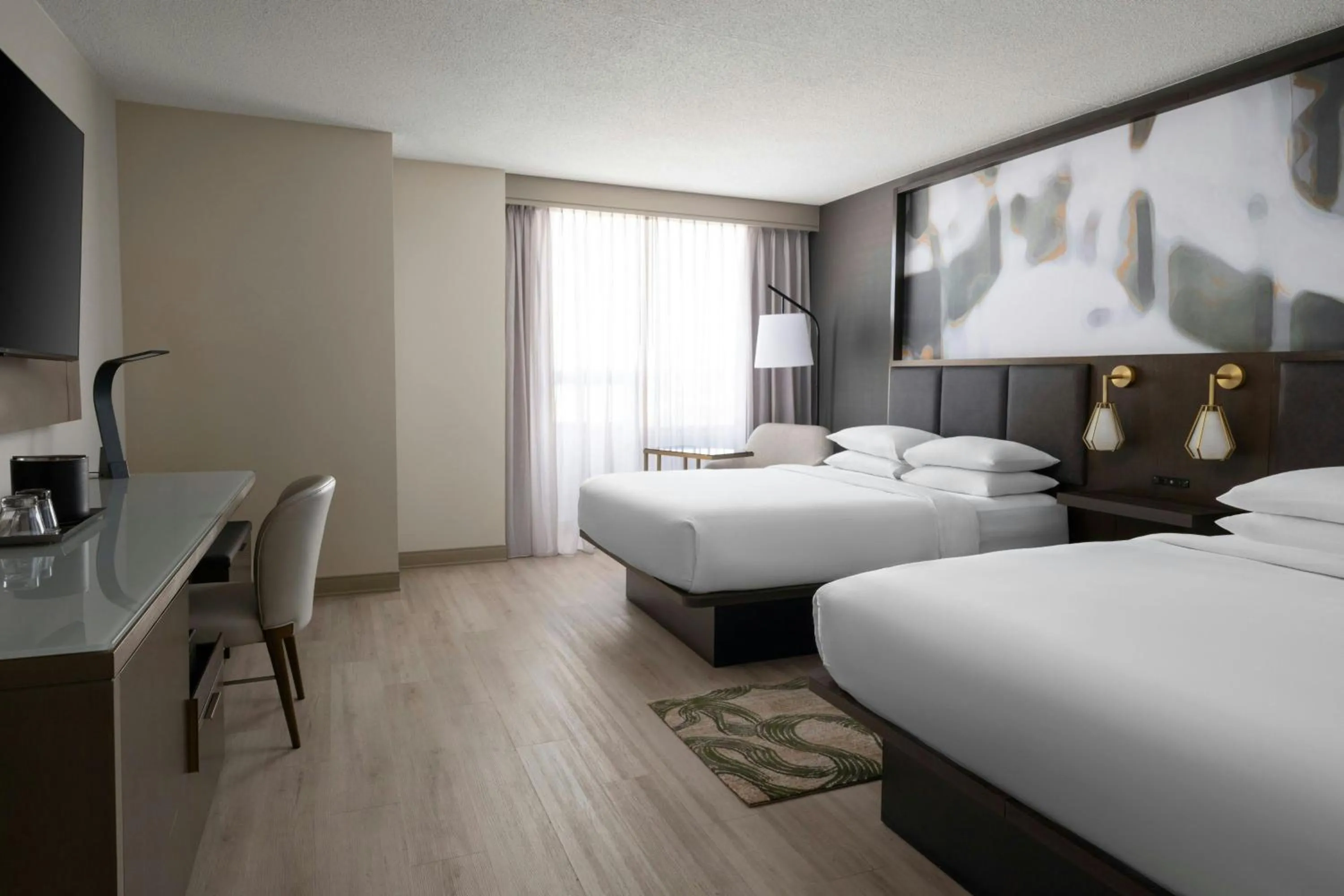 Photo of the whole room, Bed in Indianapolis Marriott East