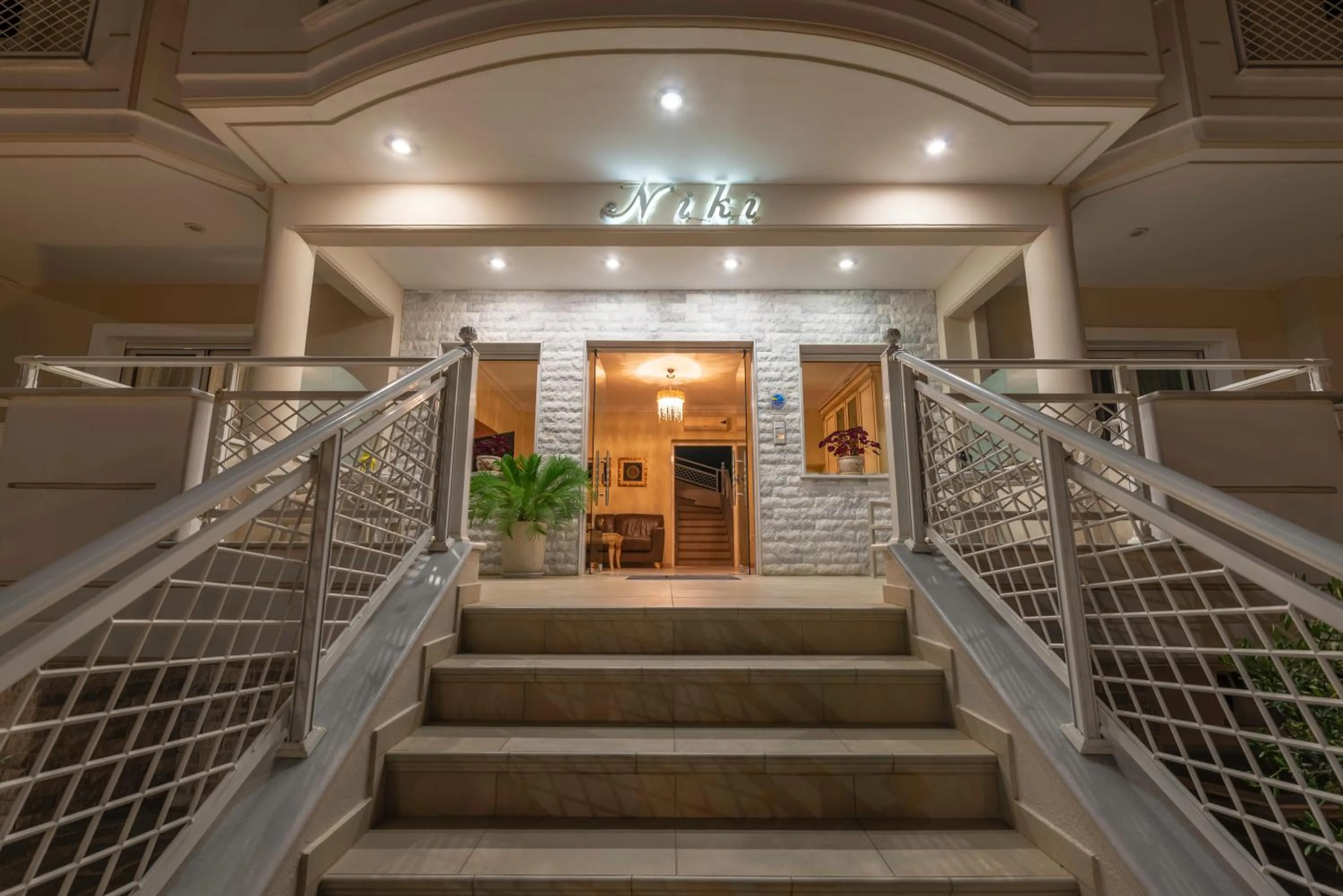 Niki Apartments