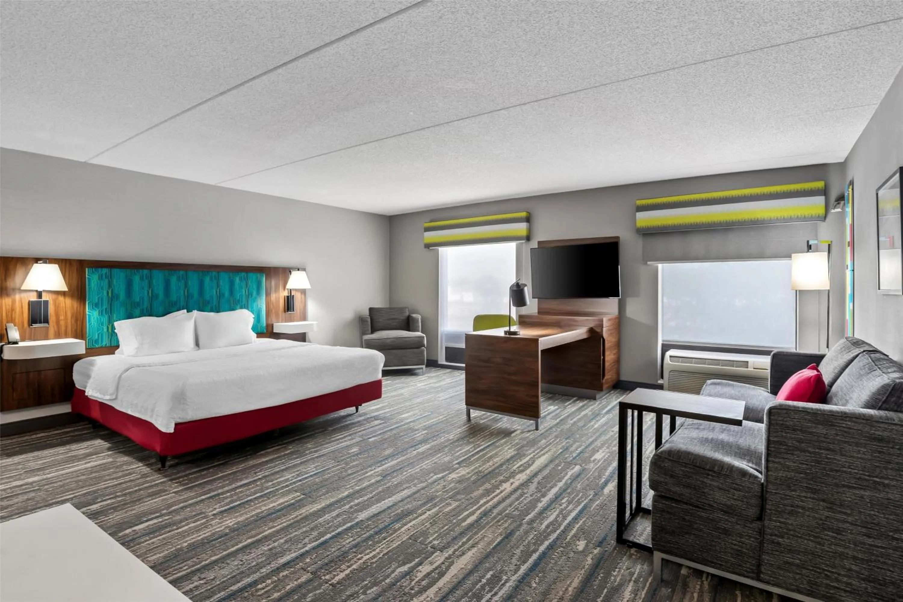 Bed in Hampton Inn & Suites Richmond/Virginia Center