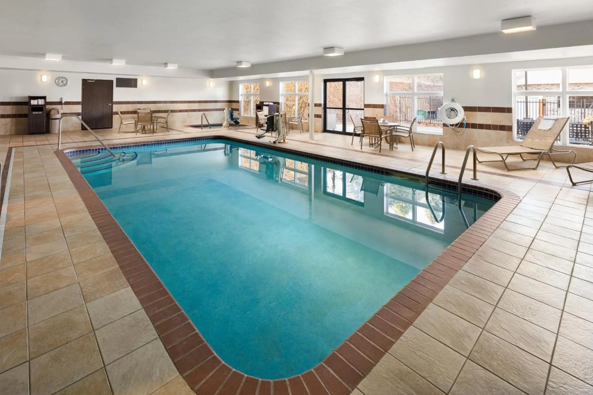 Swimming pool in Holiday Inn Express Hotel & Suites Cherry Hills by IHG