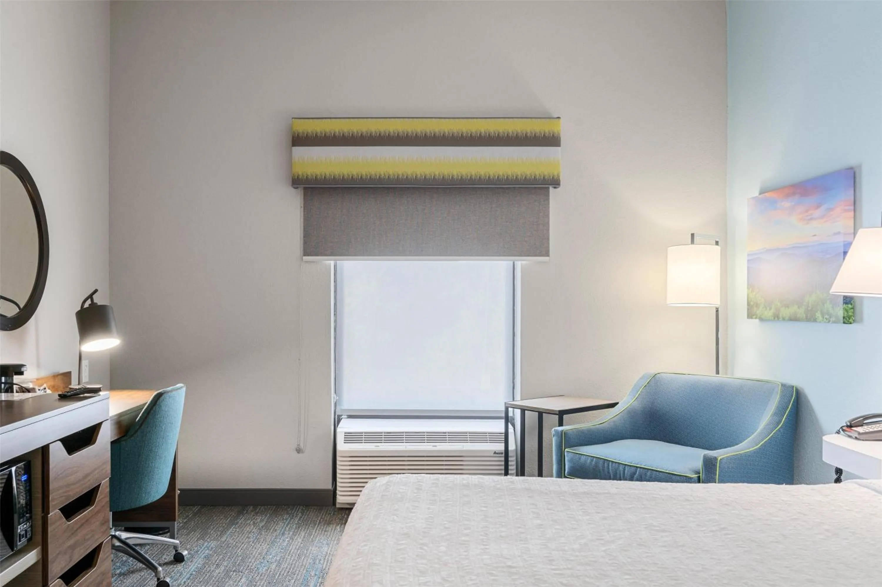 Bed in Hampton Inn Front Royal