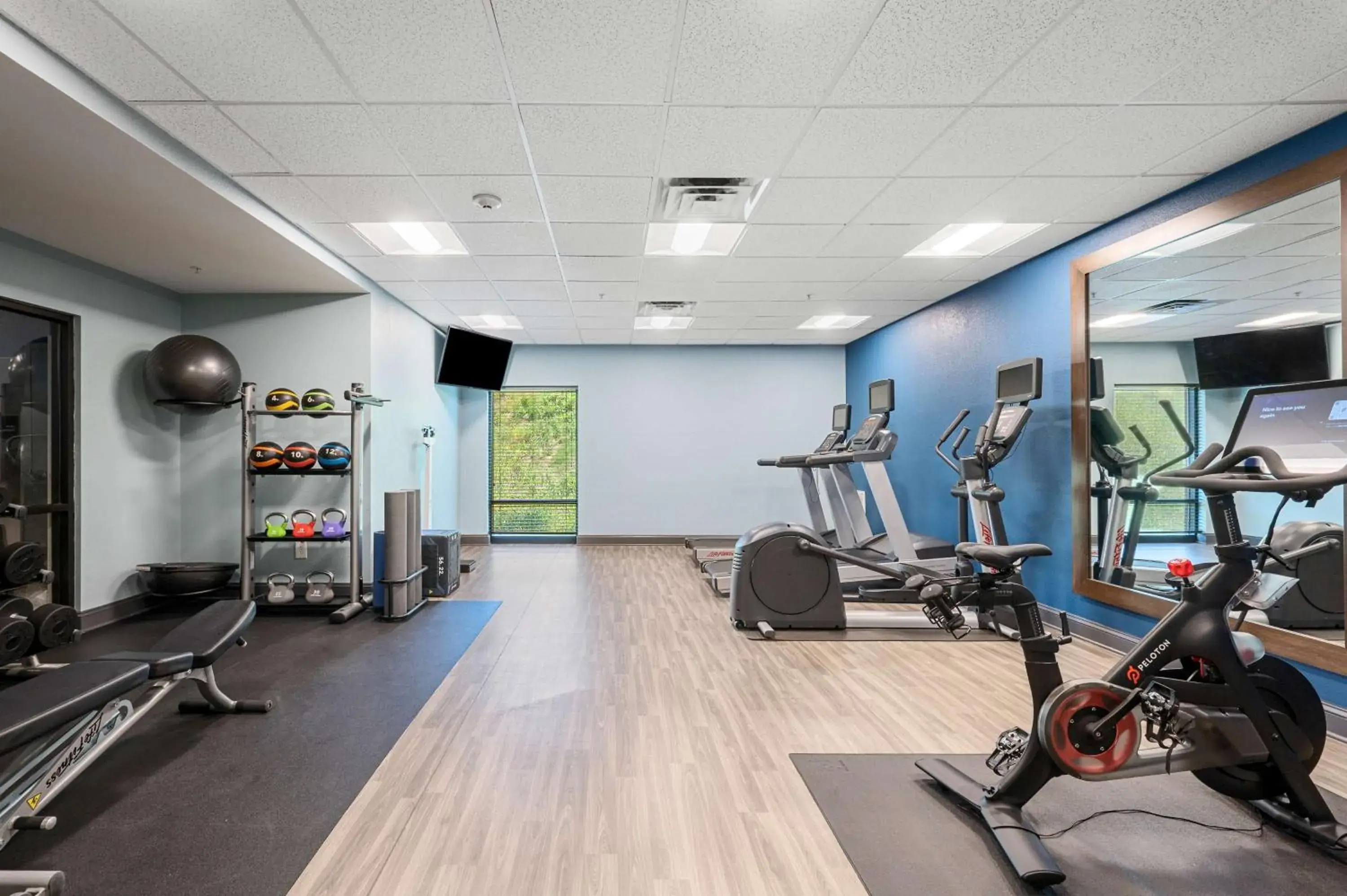 Fitness centre/facilities in Hampton Inn Front Royal Fitness centre/facilities in Hampton Inn Front Royal