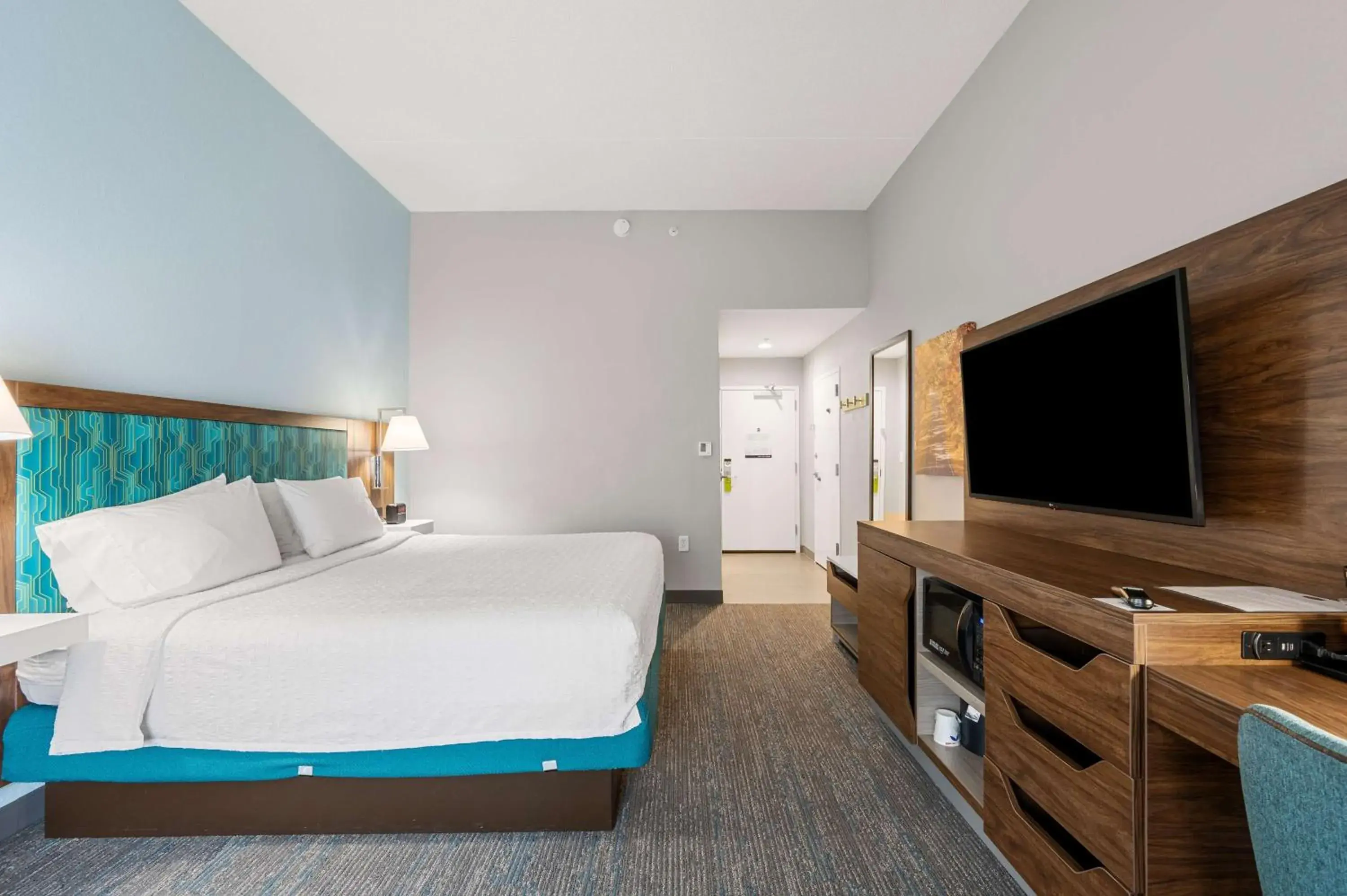 Bedroom, Bed in Hampton Inn Front Royal Bedroom, Bed in Hampton Inn Front Royal
