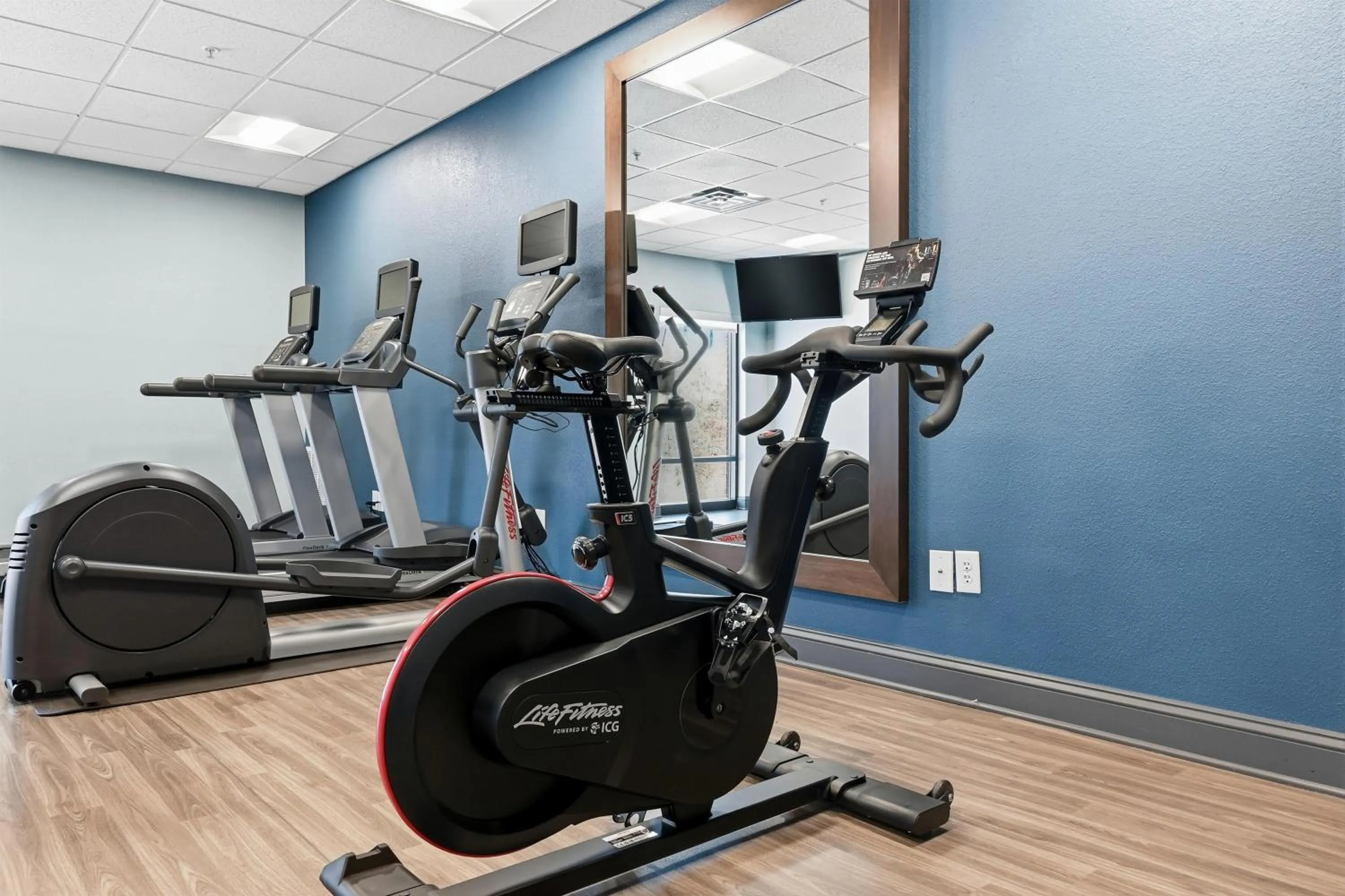 Fitness centre/facilities in Hampton Inn Front Royal