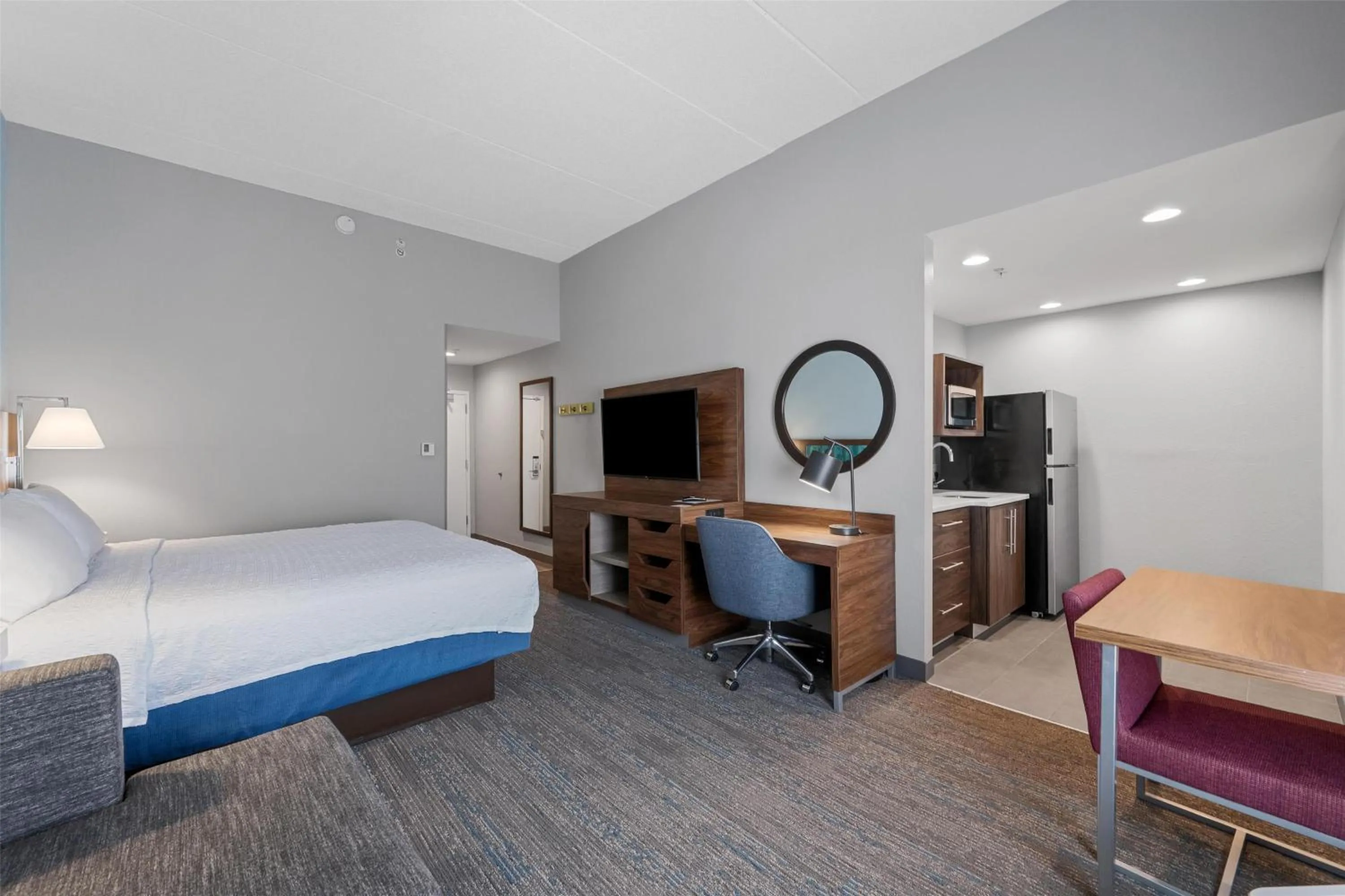 Kitchen or kitchenette, Bed in Hampton Inn Front Royal