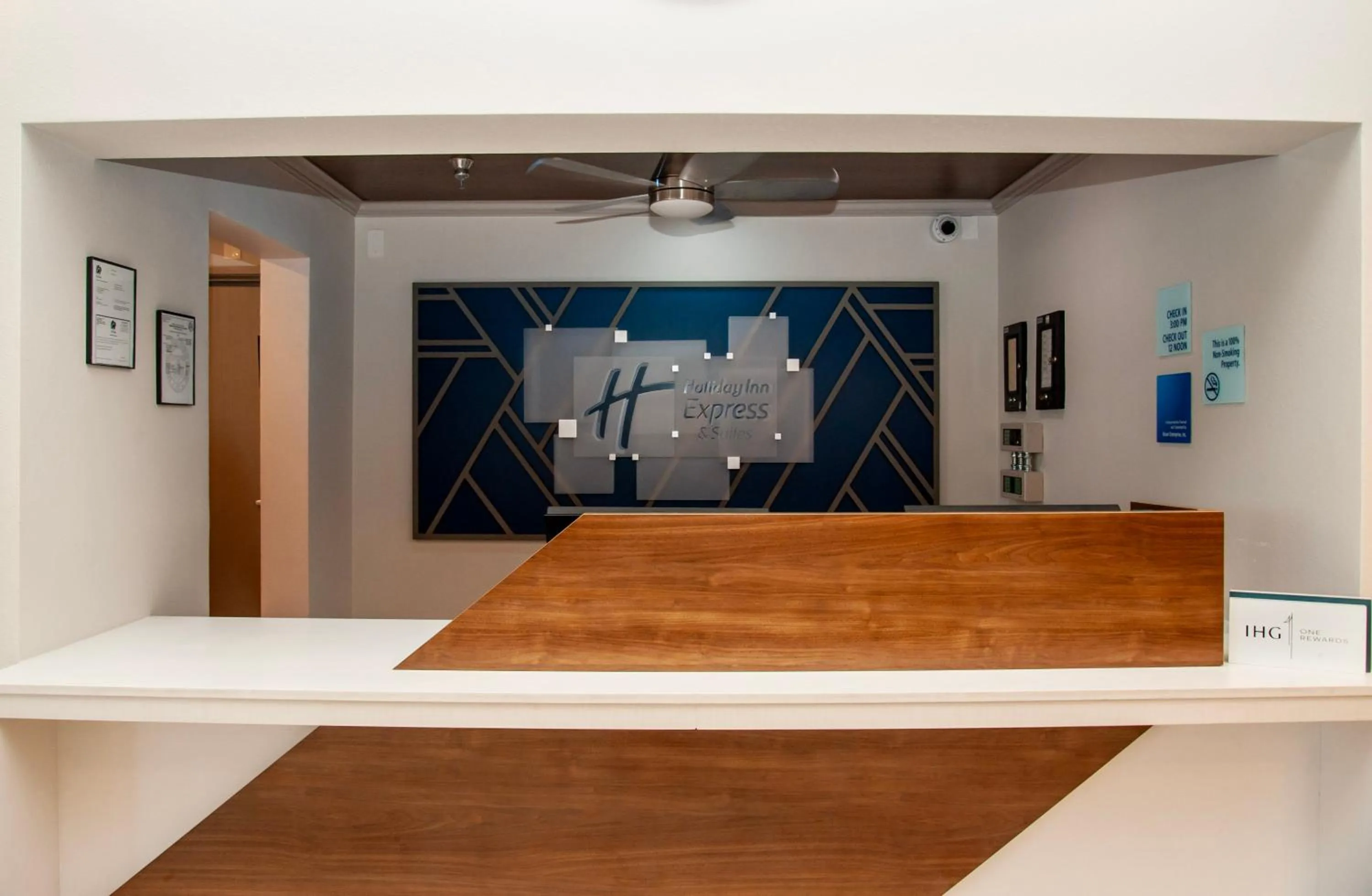 Property building in Holiday Inn Express Tucson-Airport by IHG