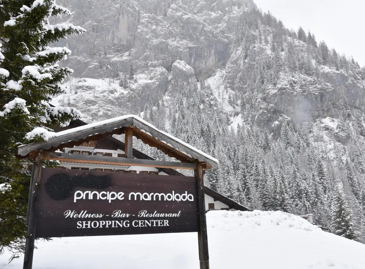 Facade/entrance in Hotel Principe Marmolada