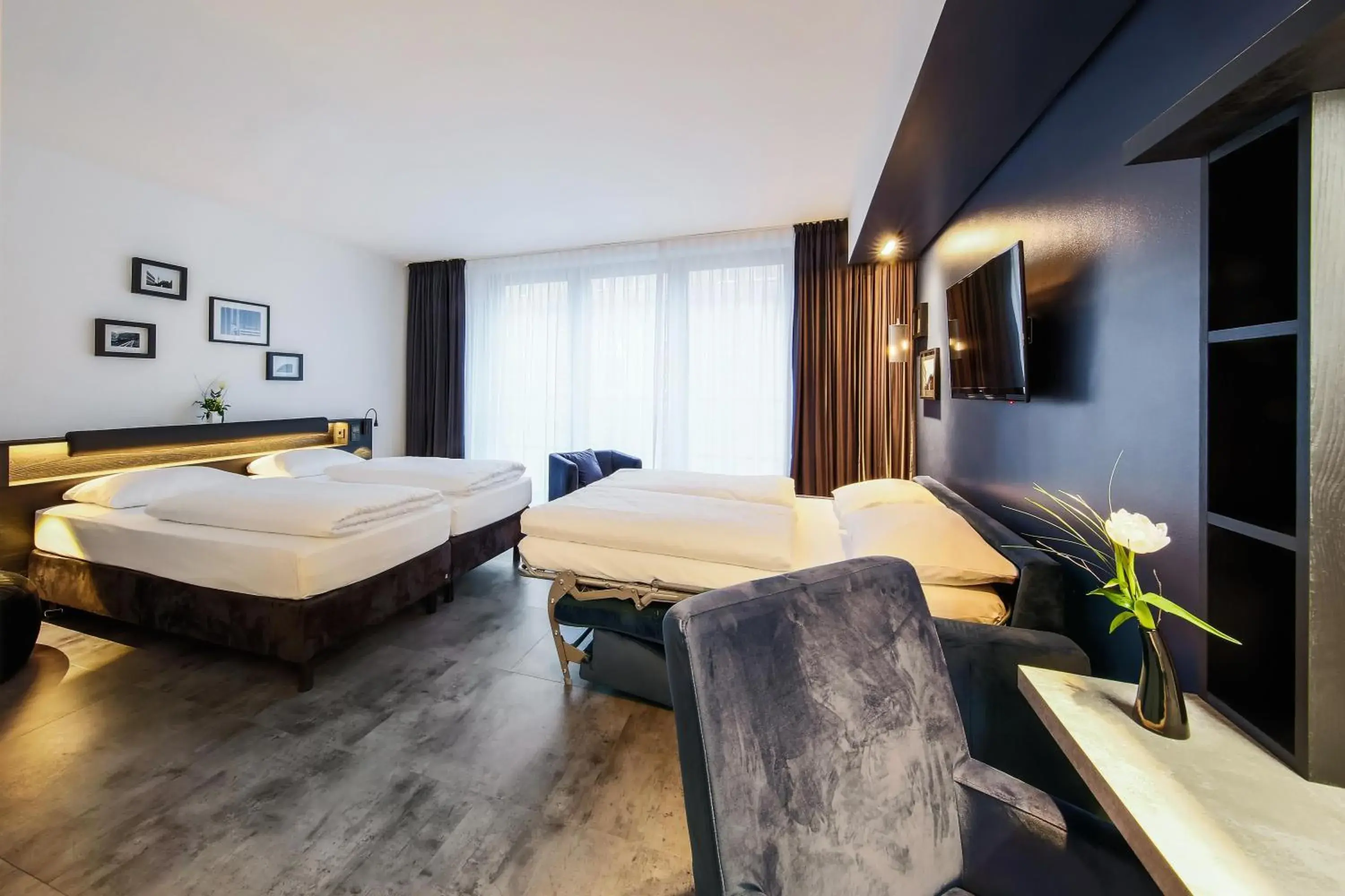 Bed in LINDEMANN'S Bed in LINDEMANN'S