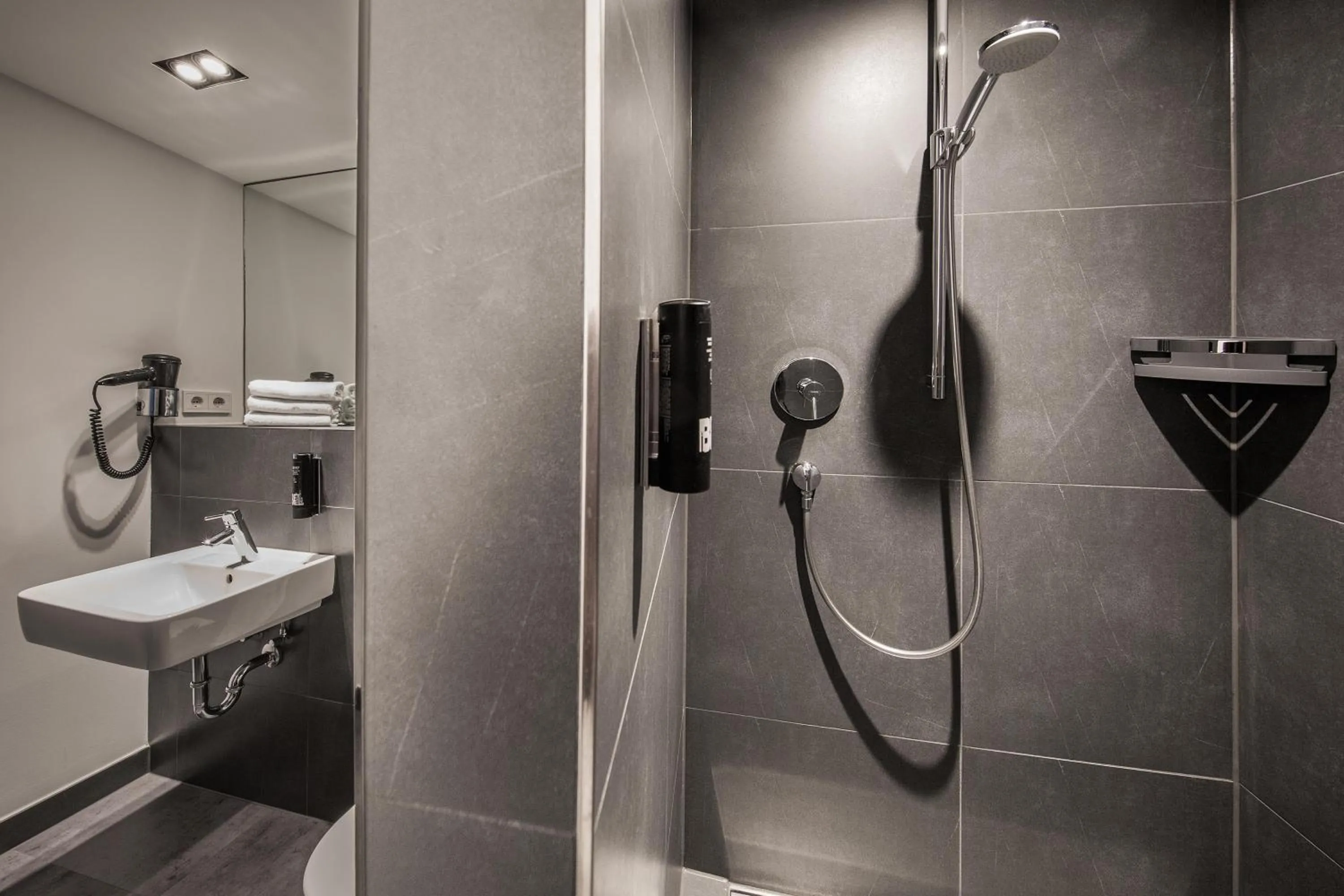 Bathroom in LINDEMANN'S