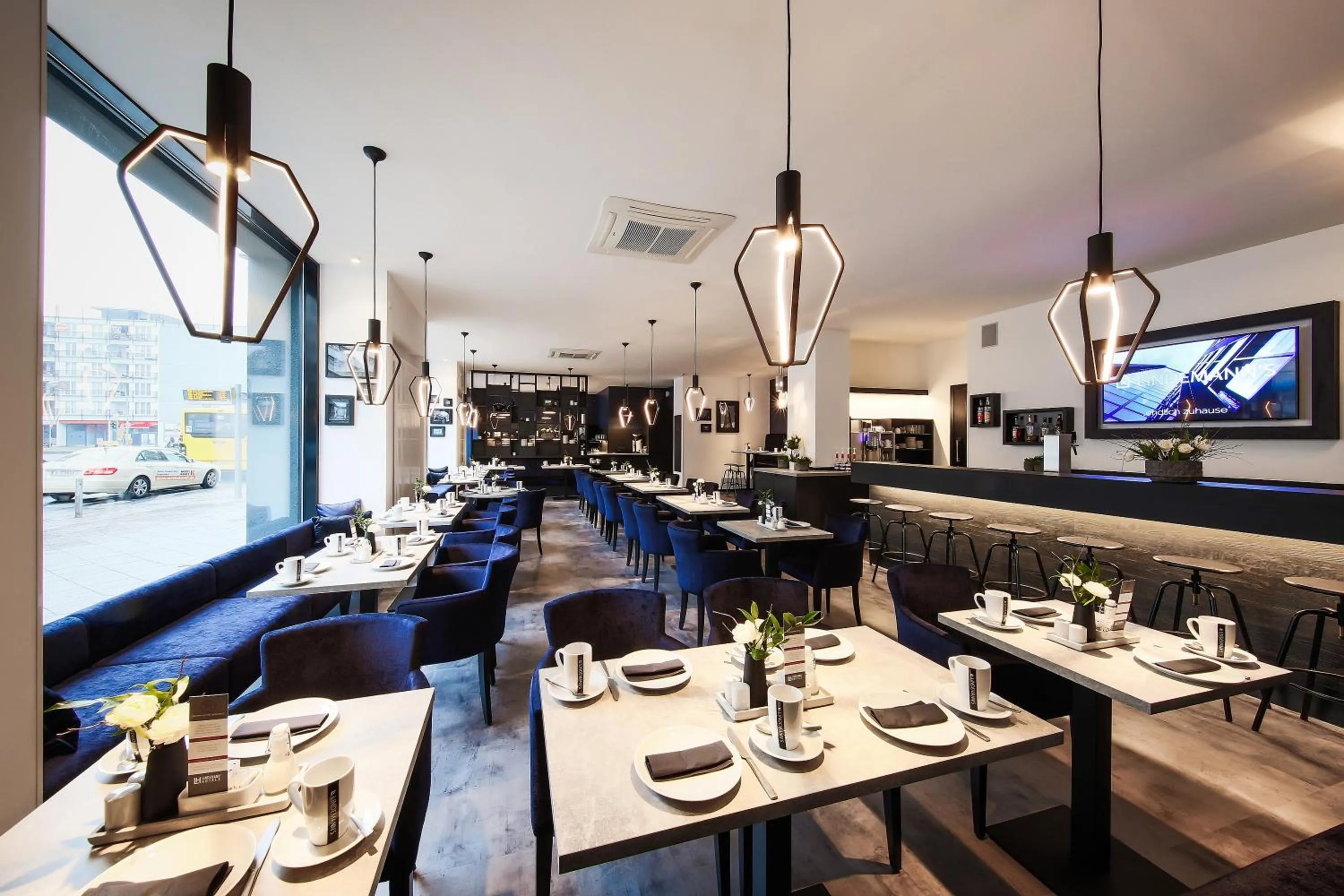 Breakfast in LINDEMANN'S