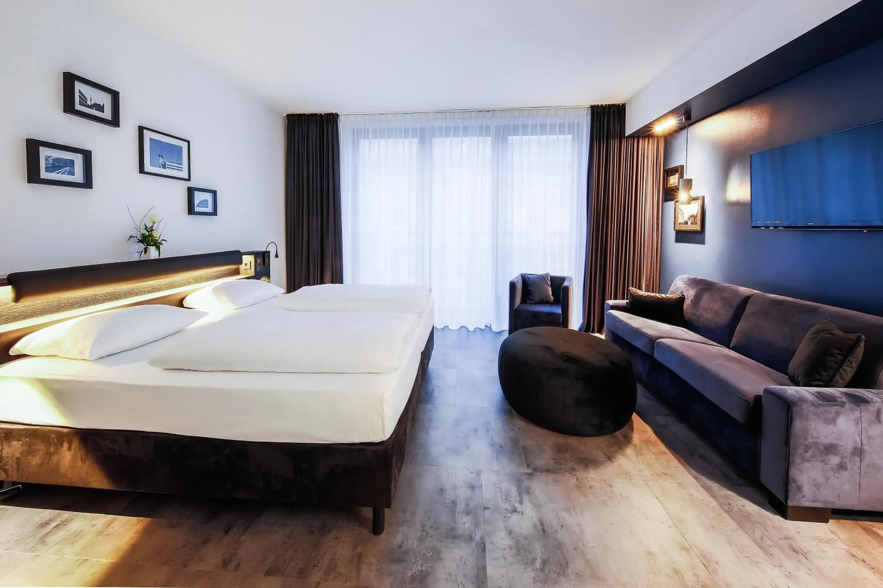 Living room, Bed in LINDEMANN'S Living room, Bed in LINDEMANN'S