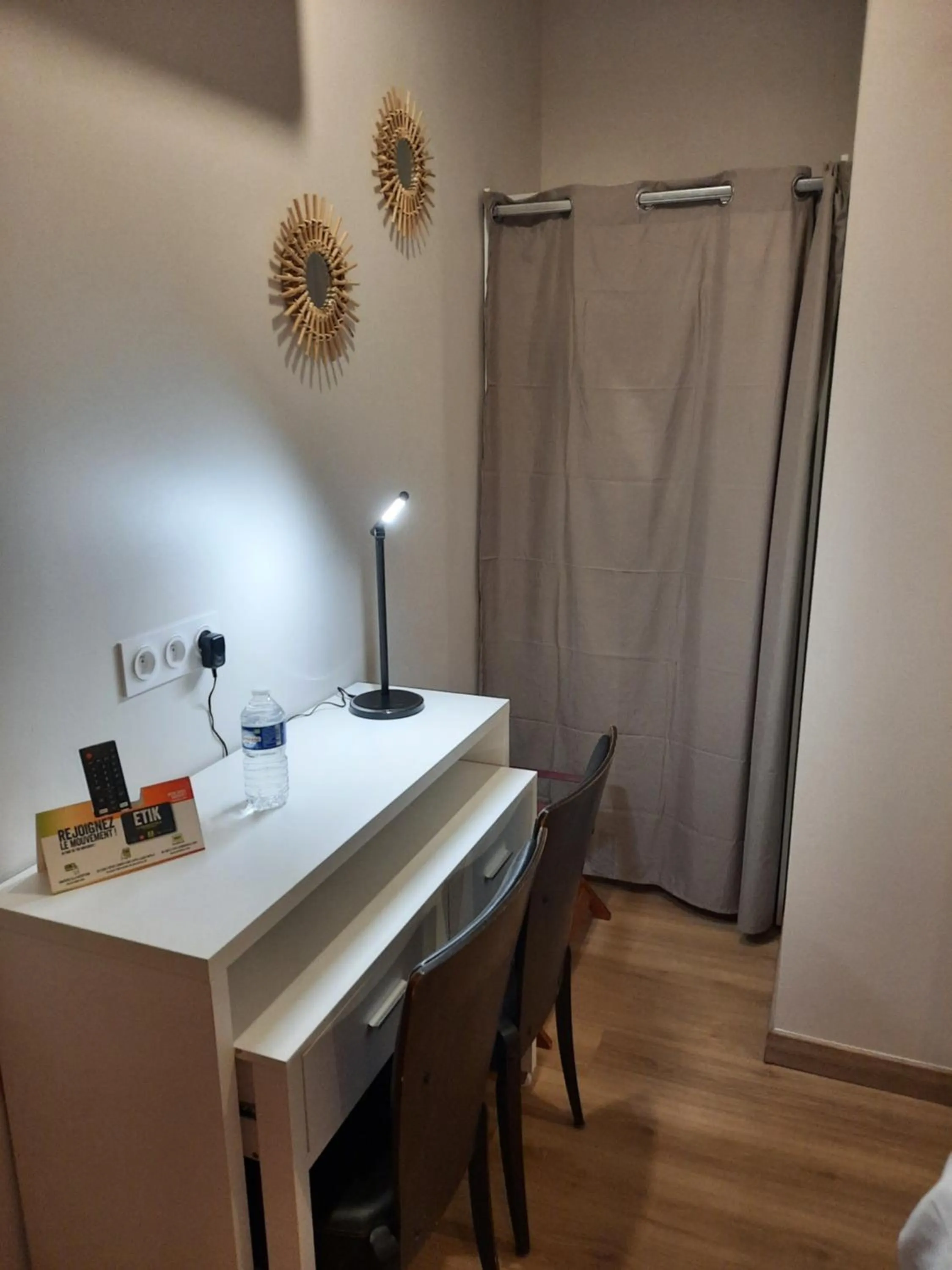 Logis Hôtels - Hôtel et Restaurant Les Voyageurs