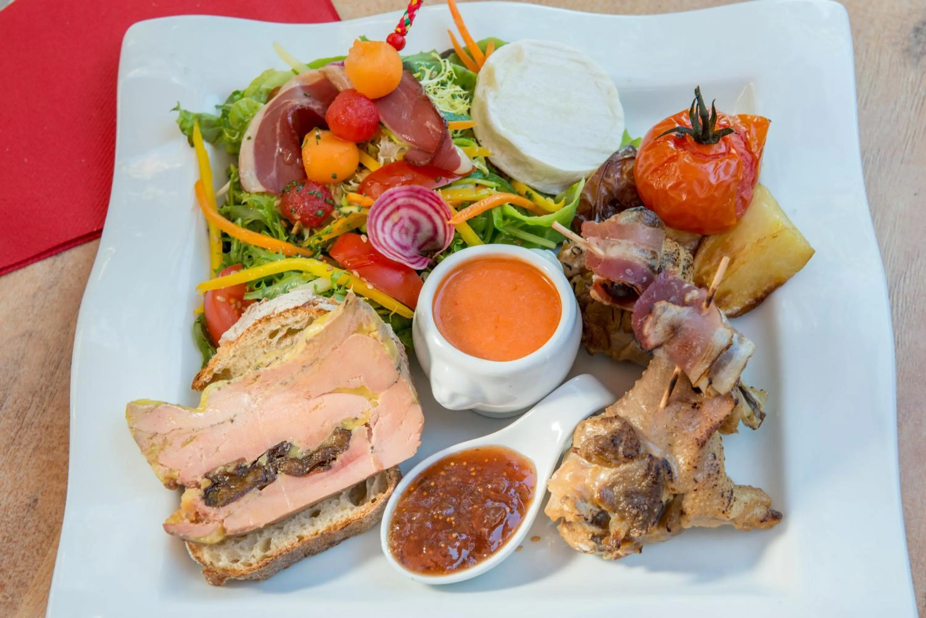 Logis Hôtels - Hôtel et Restaurant Les Voyageurs