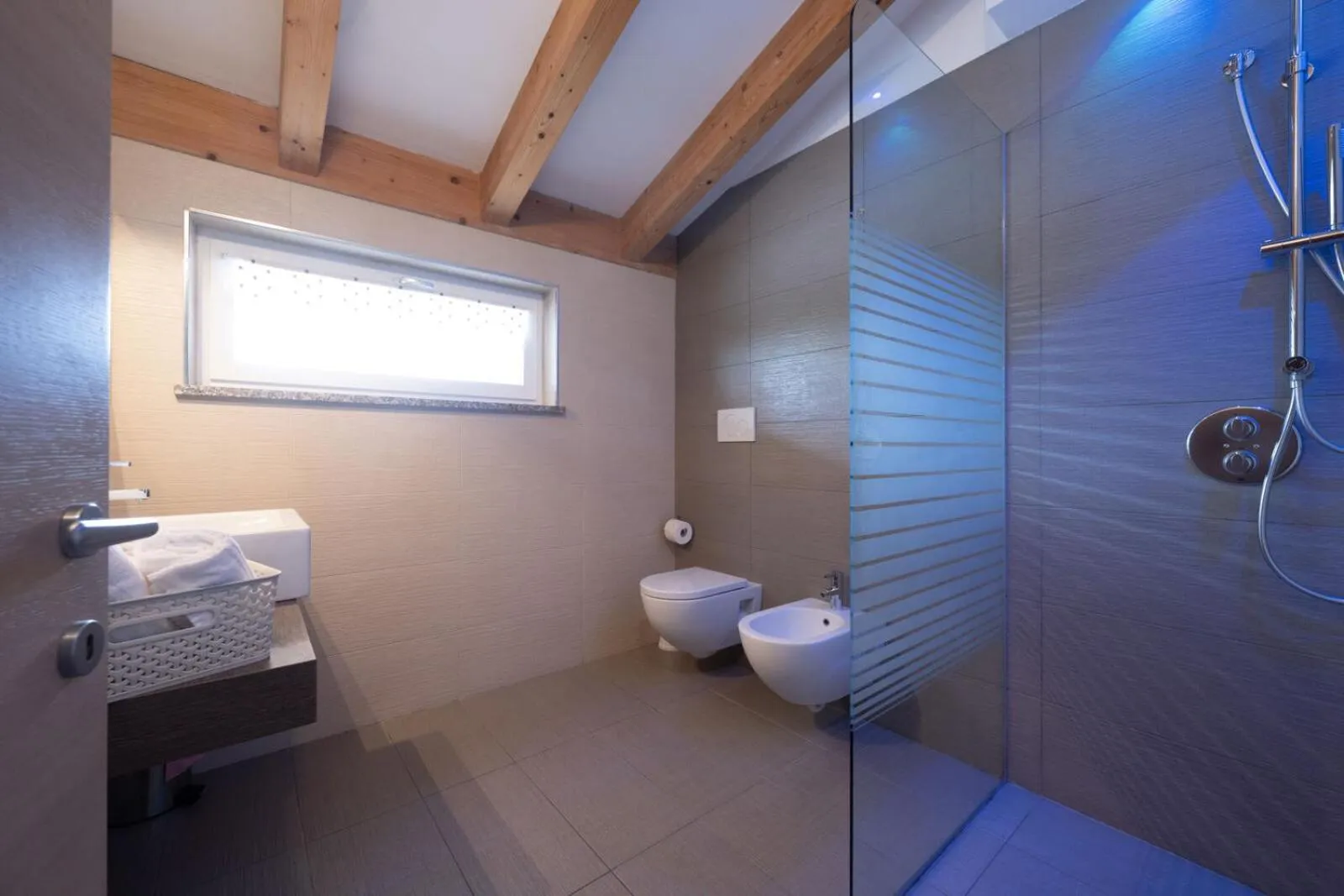 Shower in Residence Desiree