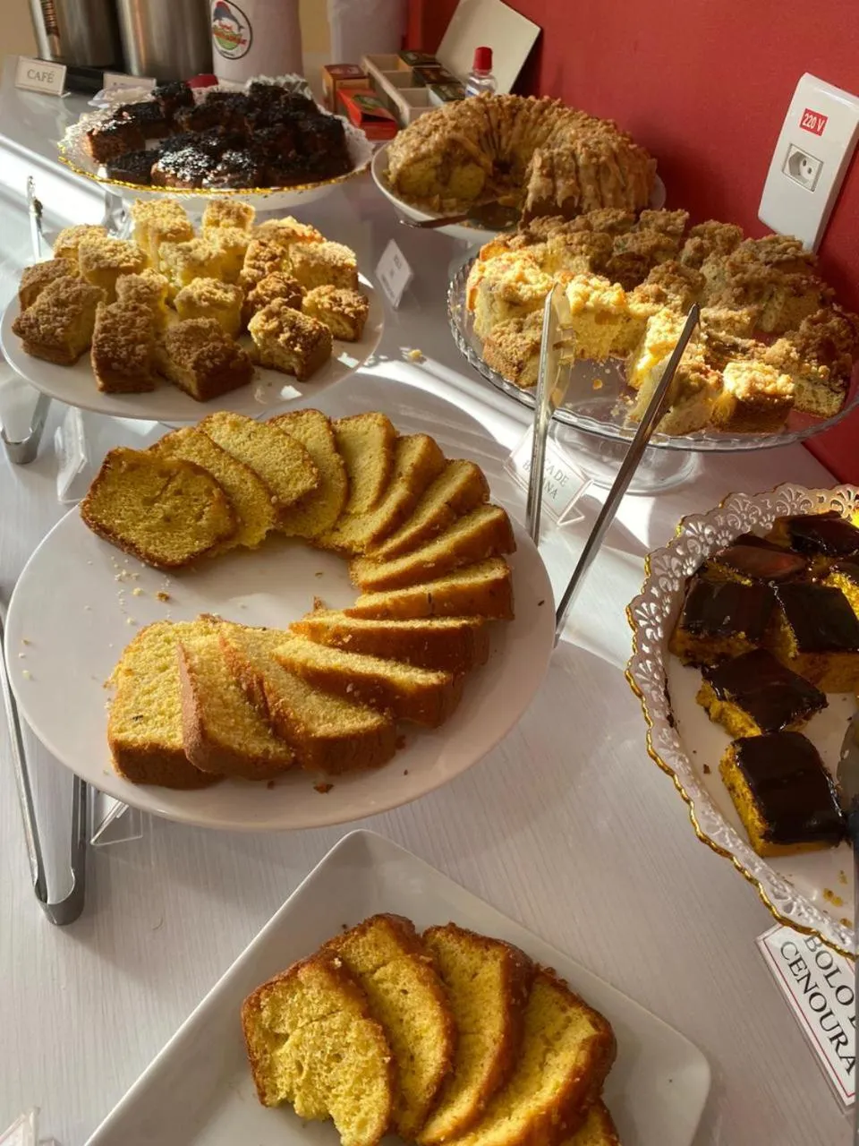 Restaurant/places to eat in Hotel Rochamar