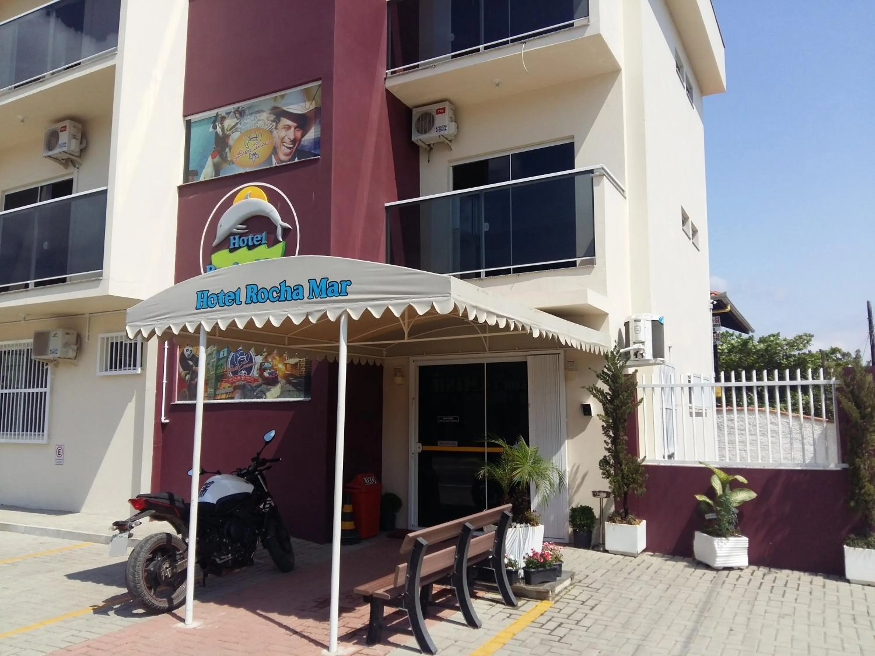 Facade/entrance in Hotel Rochamar
