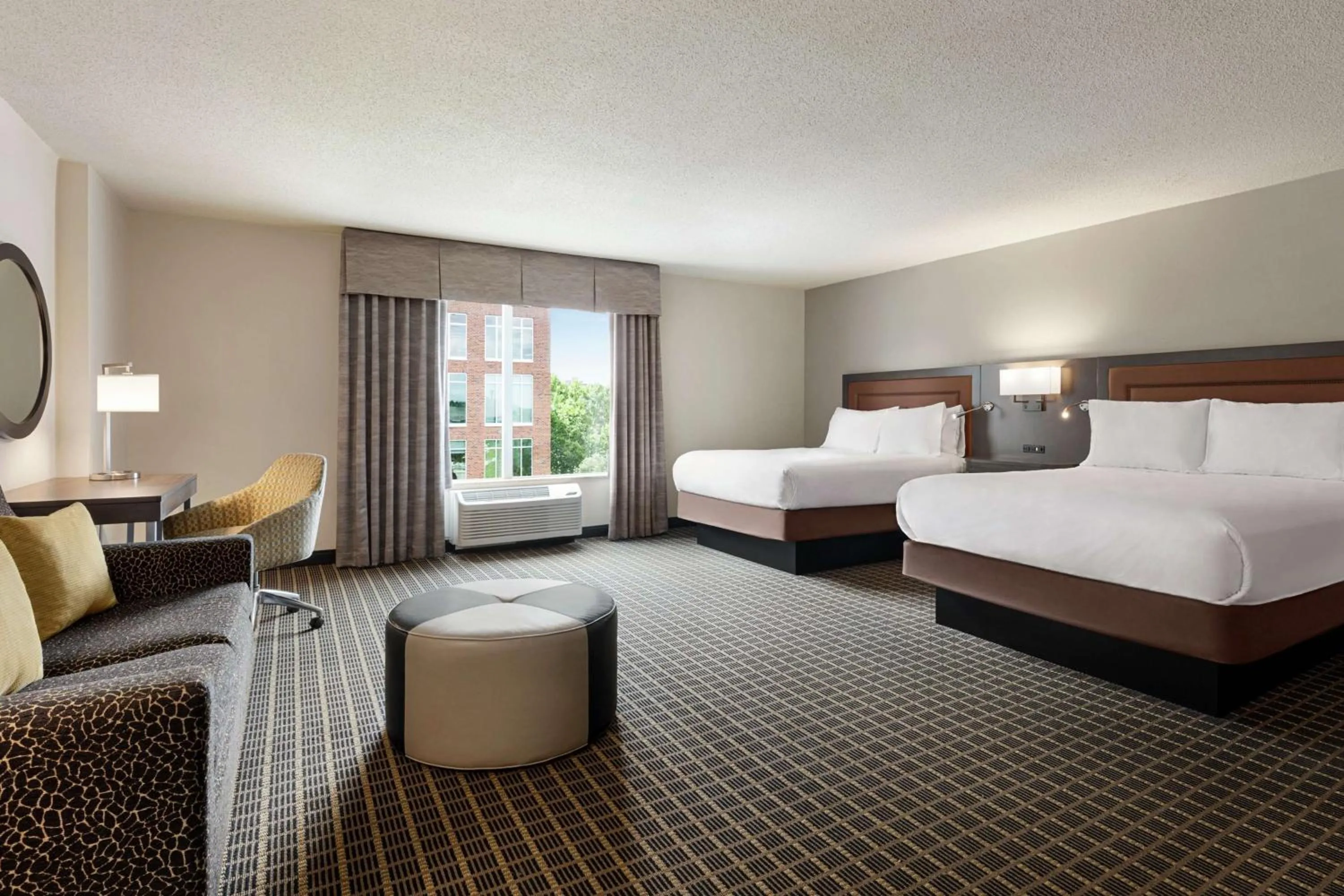 Bedroom, Bed in Hampton Inn & Suites Greenville-Downtown-Riverplace