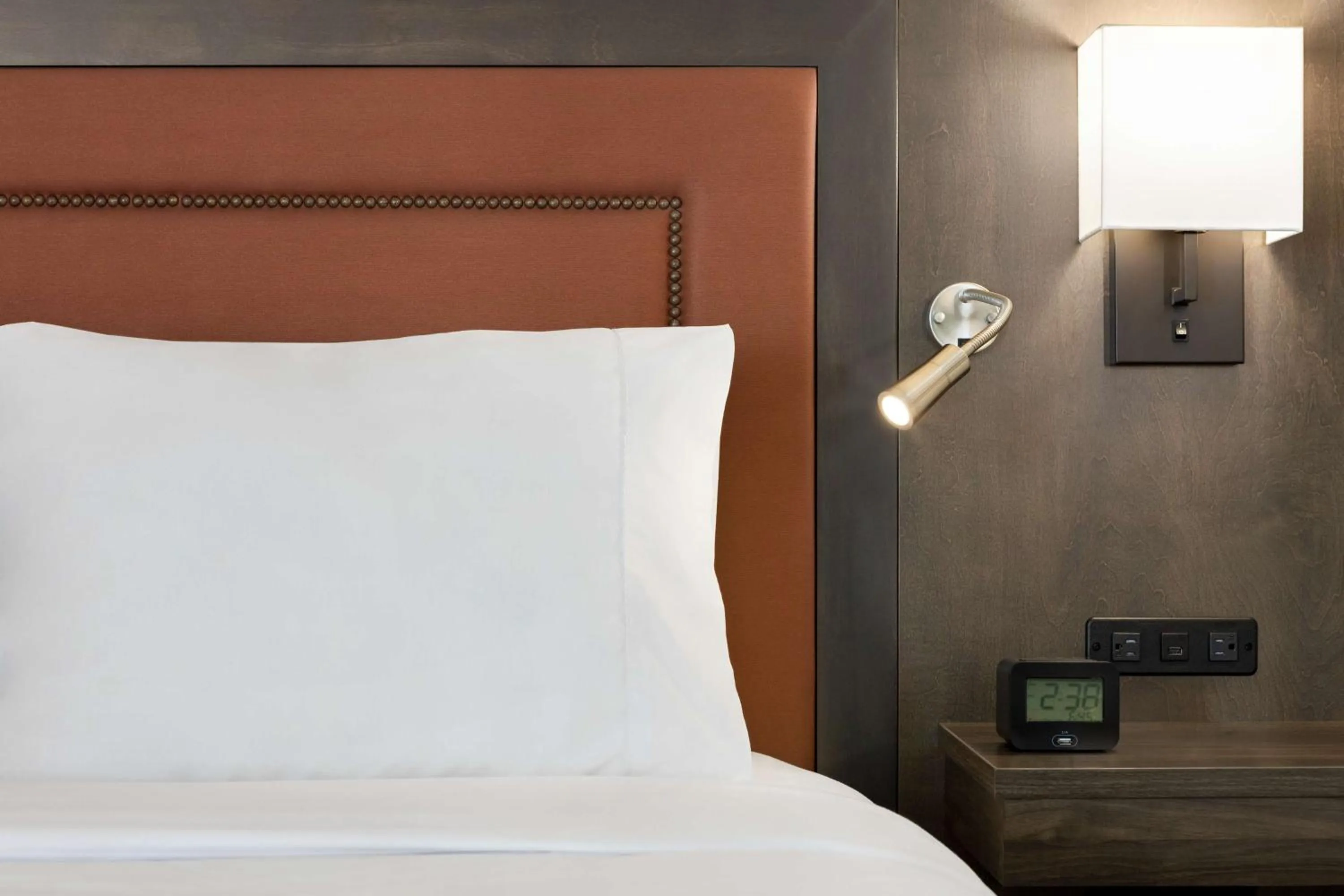 Bed in Hampton Inn & Suites Greenville-Downtown-Riverplace