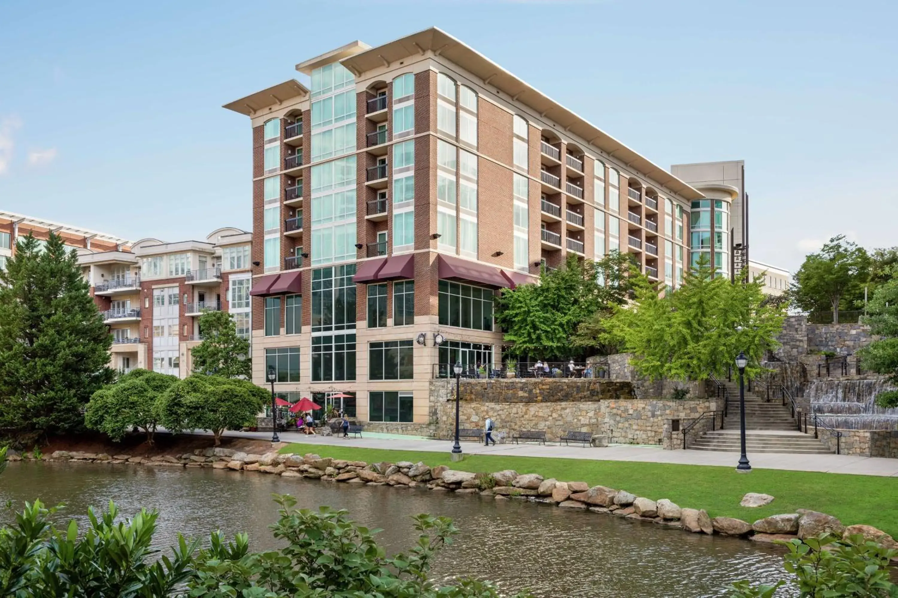 Property building in Hampton Inn & Suites Greenville-Downtown-Riverplace Property building in Hampton Inn & Suites Greenville-Downtown-Riverplace