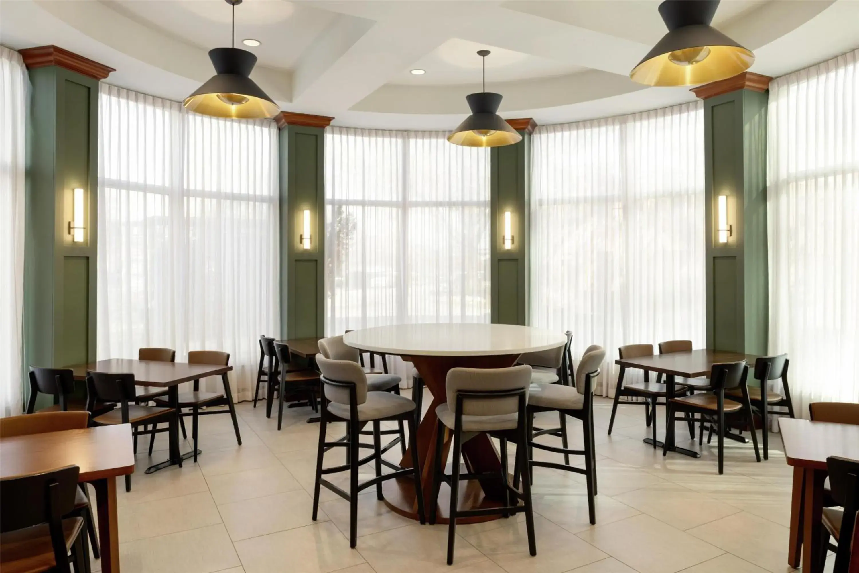 Breakfast in Hampton Inn & Suites Greenville-Downtown-Riverplace Breakfast in Hampton Inn & Suites Greenville-Downtown-Riverplace