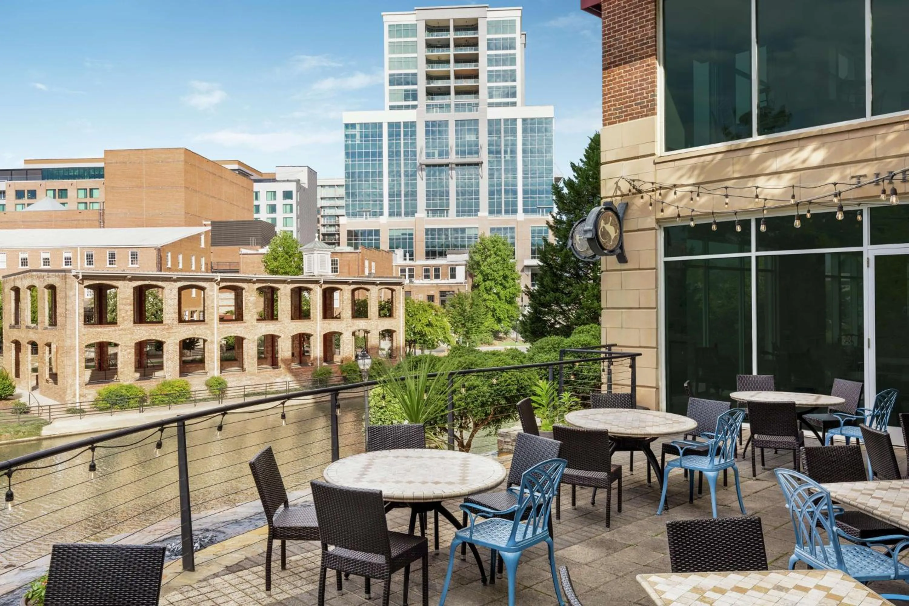 Restaurant/places to eat in Hampton Inn & Suites Greenville-Downtown-Riverplace