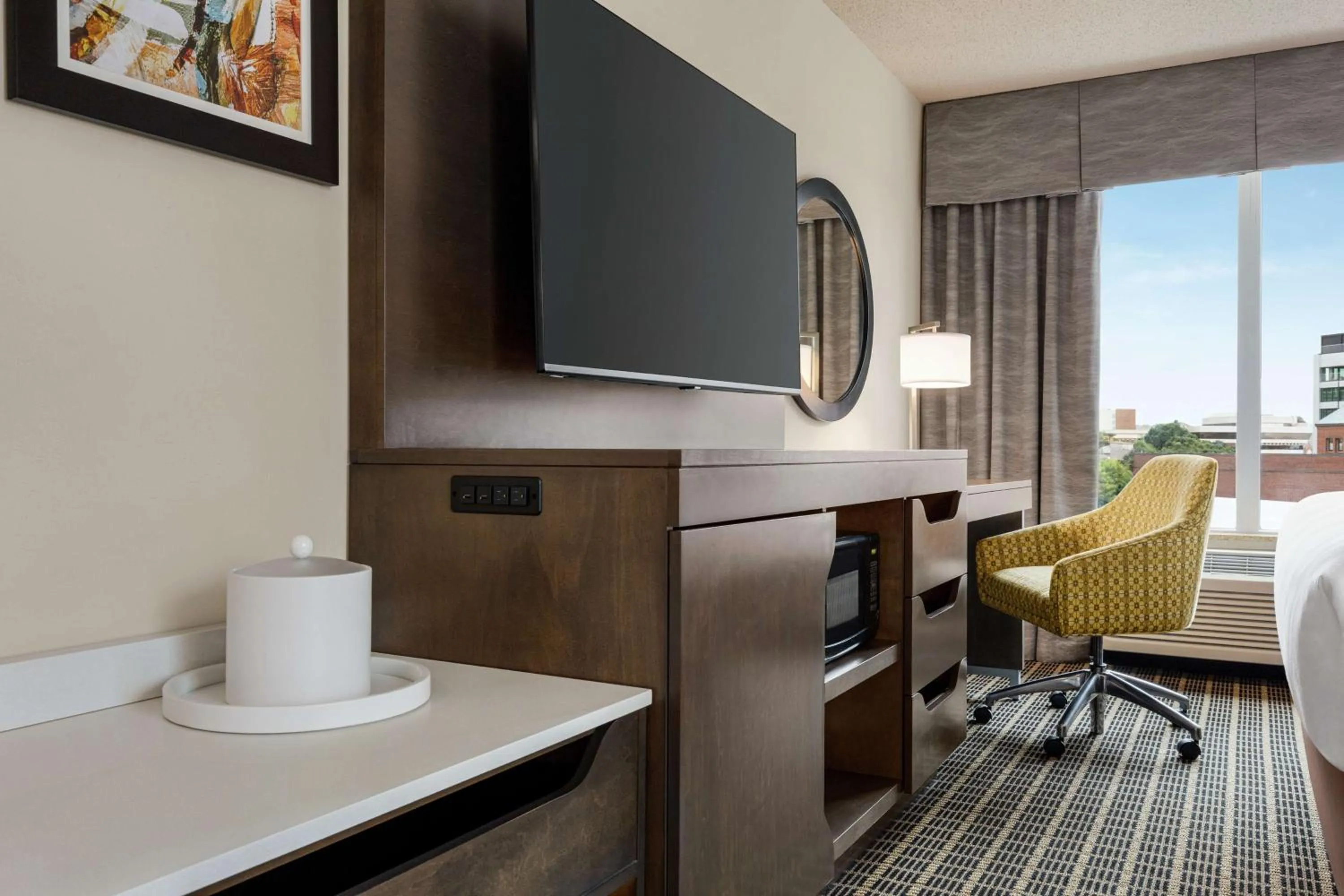 Bedroom, Bed in Hampton Inn & Suites Greenville-Downtown-Riverplace