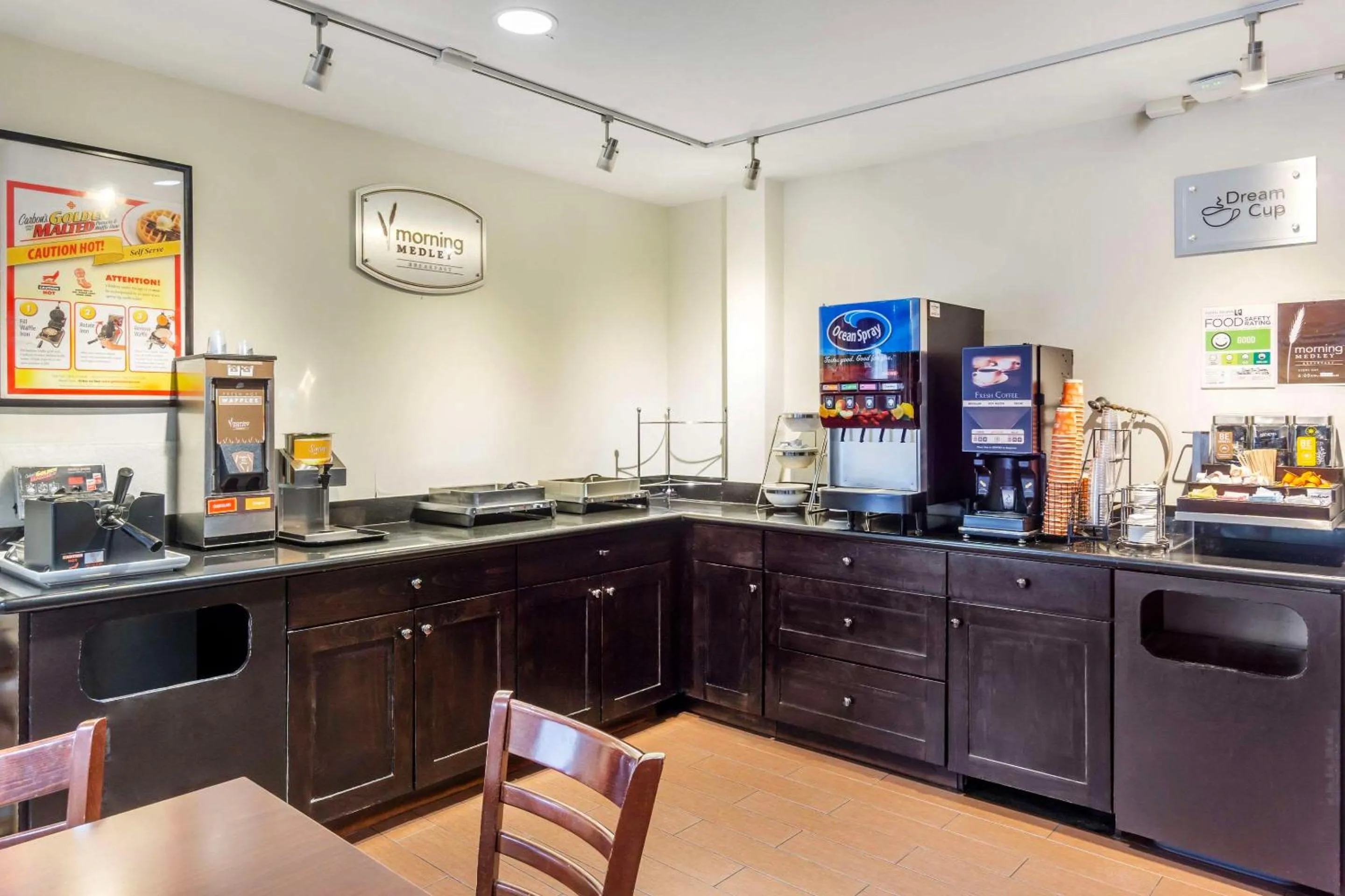 Breakfast in Sleep Inn Sea Tac Airport