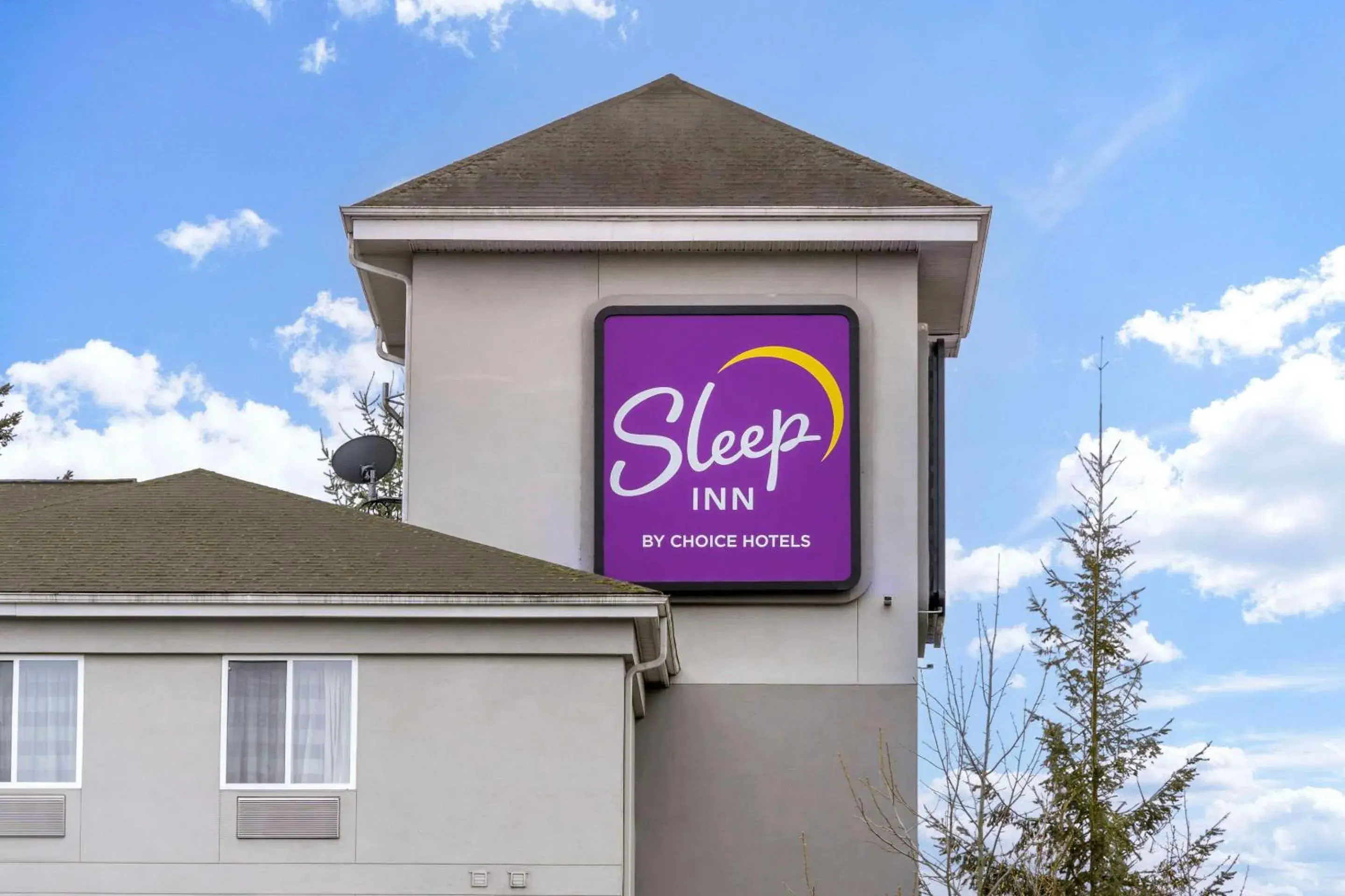 Property building in Sleep Inn Sea Tac Airport Property building in Sleep Inn Sea Tac Airport