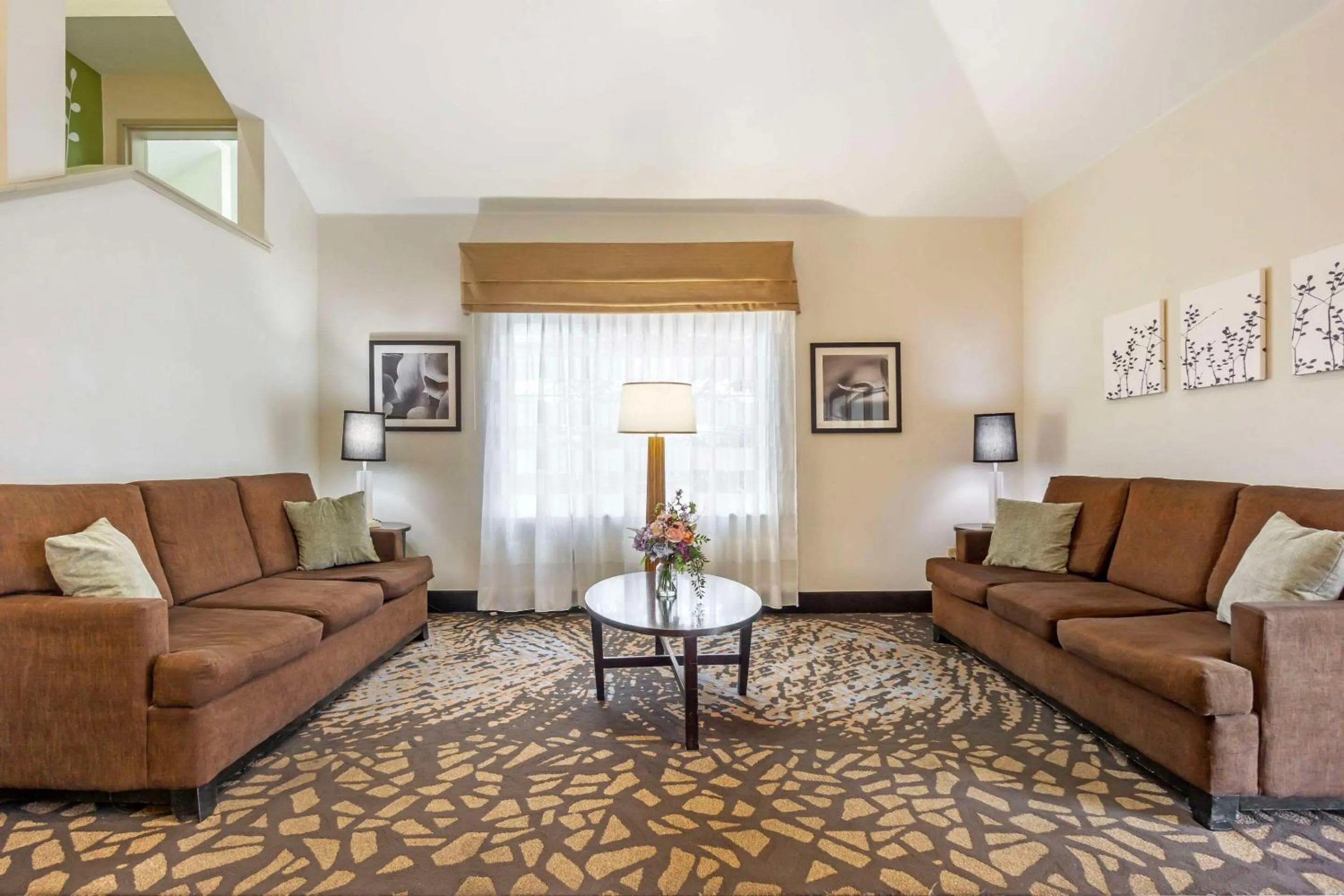 Lobby or reception in Sleep Inn Sea Tac Airport